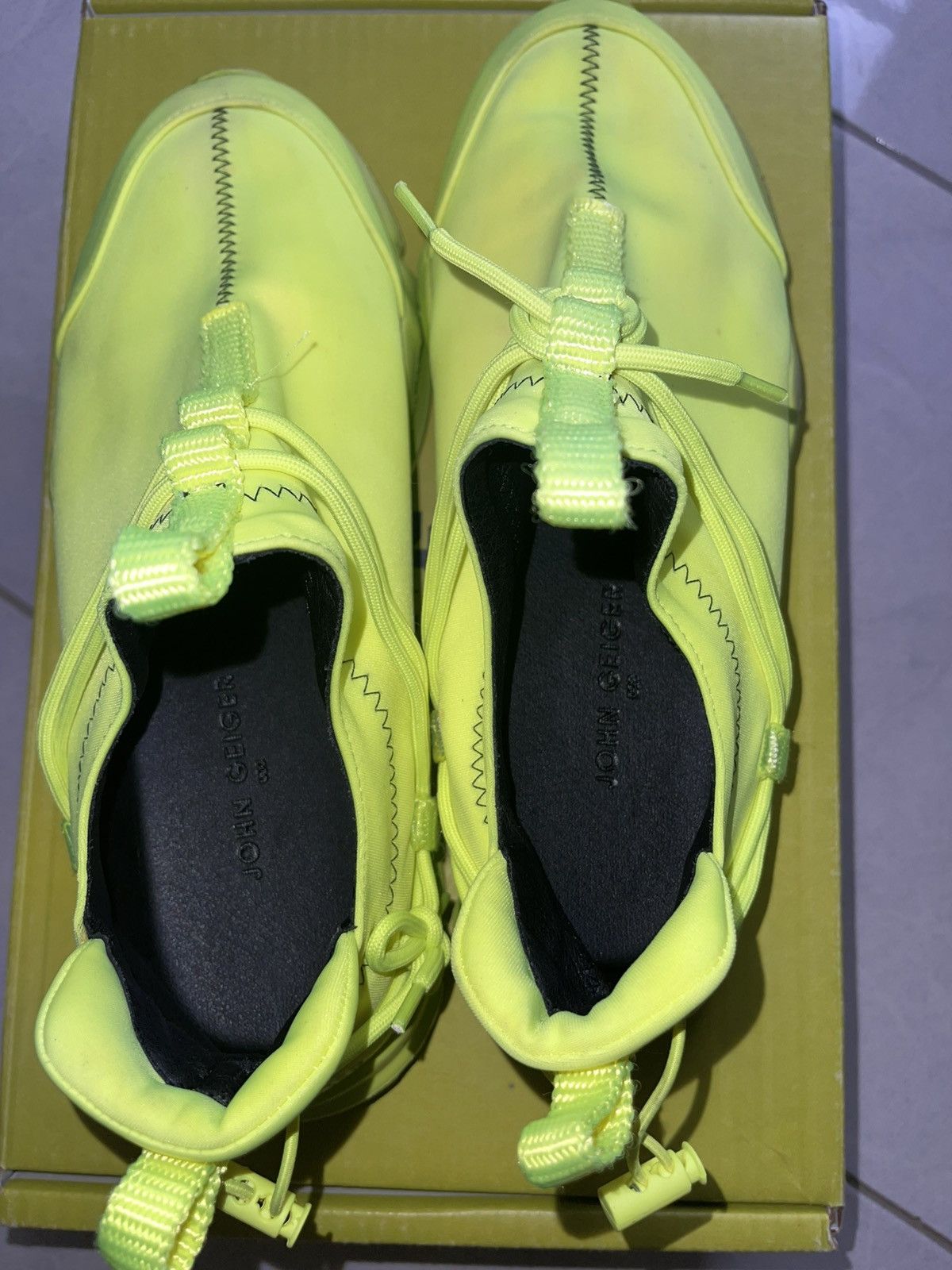 John Geiger John Geiger 002 Low “Neon Green” Limited edition! Size US 10 / EU 43 - 6 Thumbnail