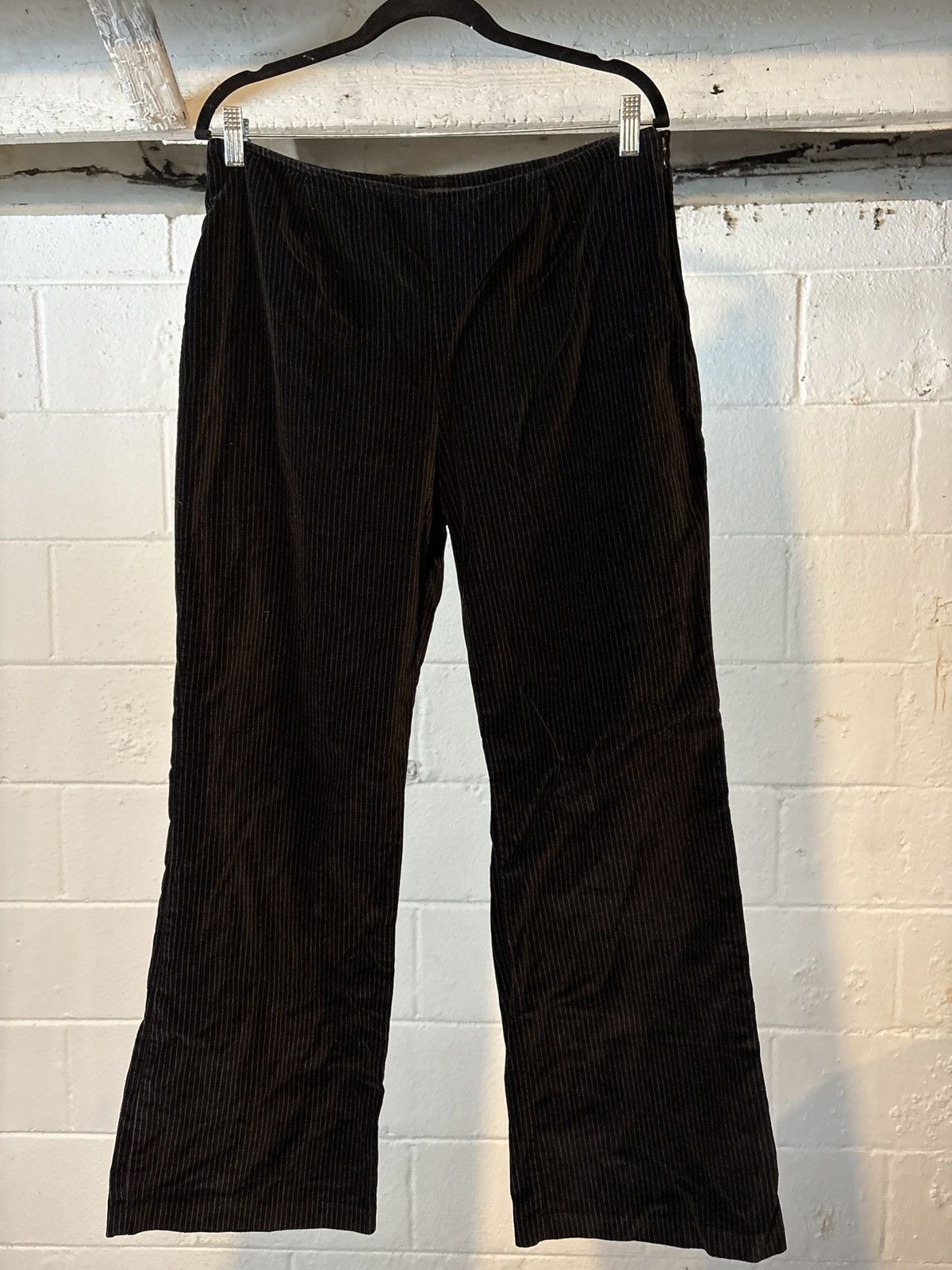 Gloria Vanderbilt Women’s Black pinstripe corduroy Pants Size 36" / US 14 / IT 50 - 2 Thumbnail