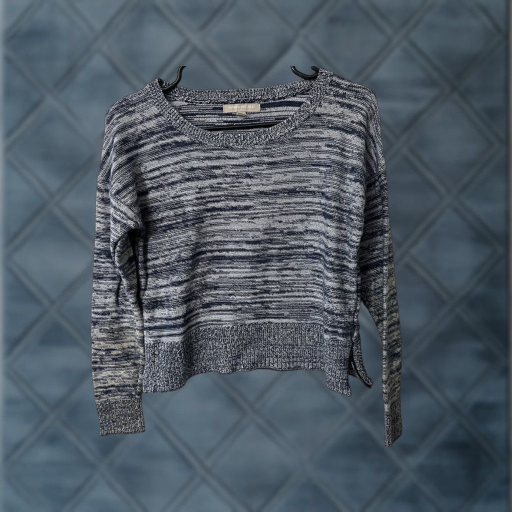 Banana Republic Banana Republic Sweater Women Medium Blue Heather Crop Long Sleeve Crew Neck Tee Size M / US 6-8 / IT 42-44 - 1 Thumbnail