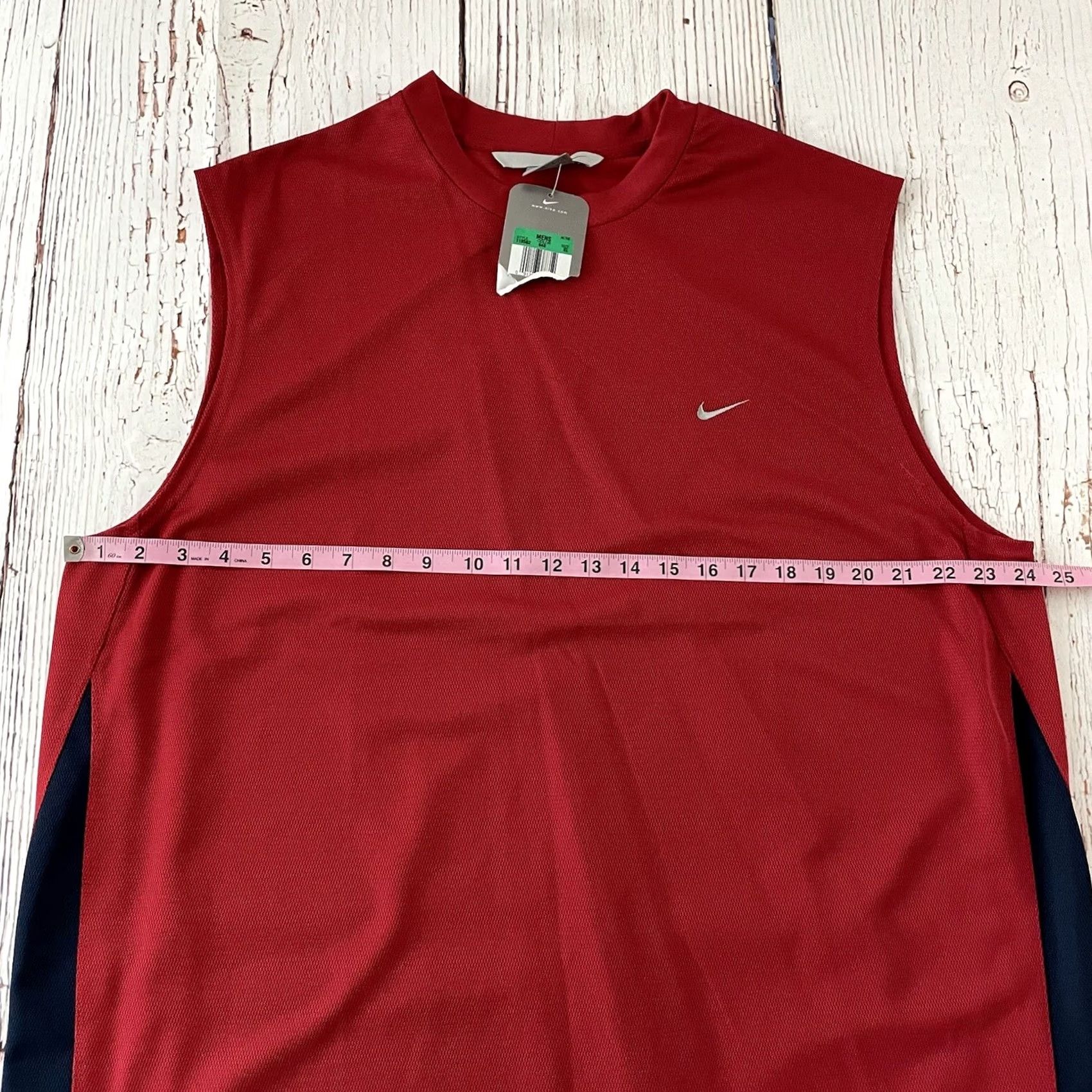 Nike VINTAGE Nike Essential Check Tank Shirt XL Red Men Athletic Sleeveless Shirt Size US XL / EU 56 / 4 - 5 Thumbnail