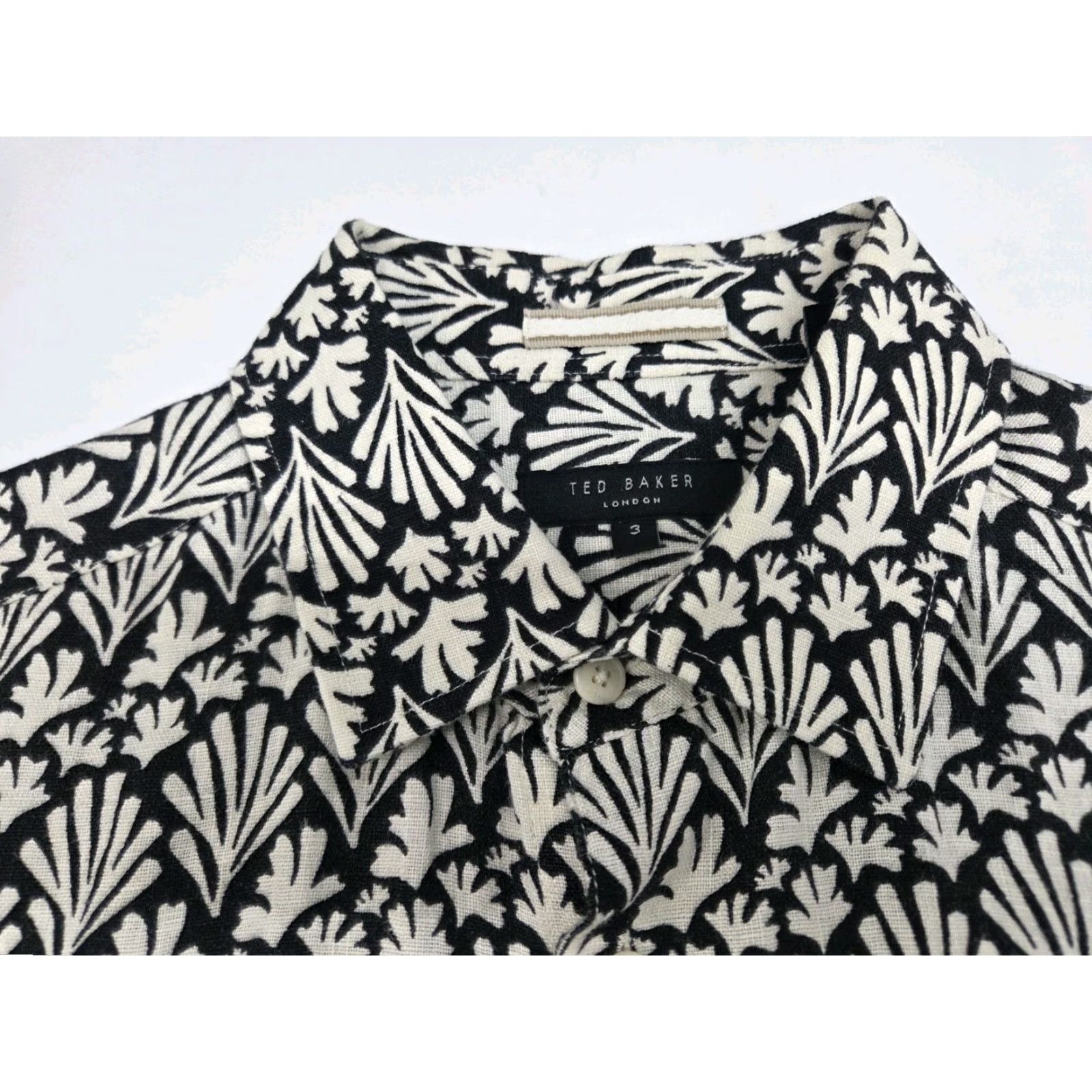 Ted Baker VINTAGE Ted Baker London Mens Short Sleeve Button Up Linen Shirt Size 3 Black/Beige 8372 Size US S / EU 44-46 / 1 - 2 Thumbnail
