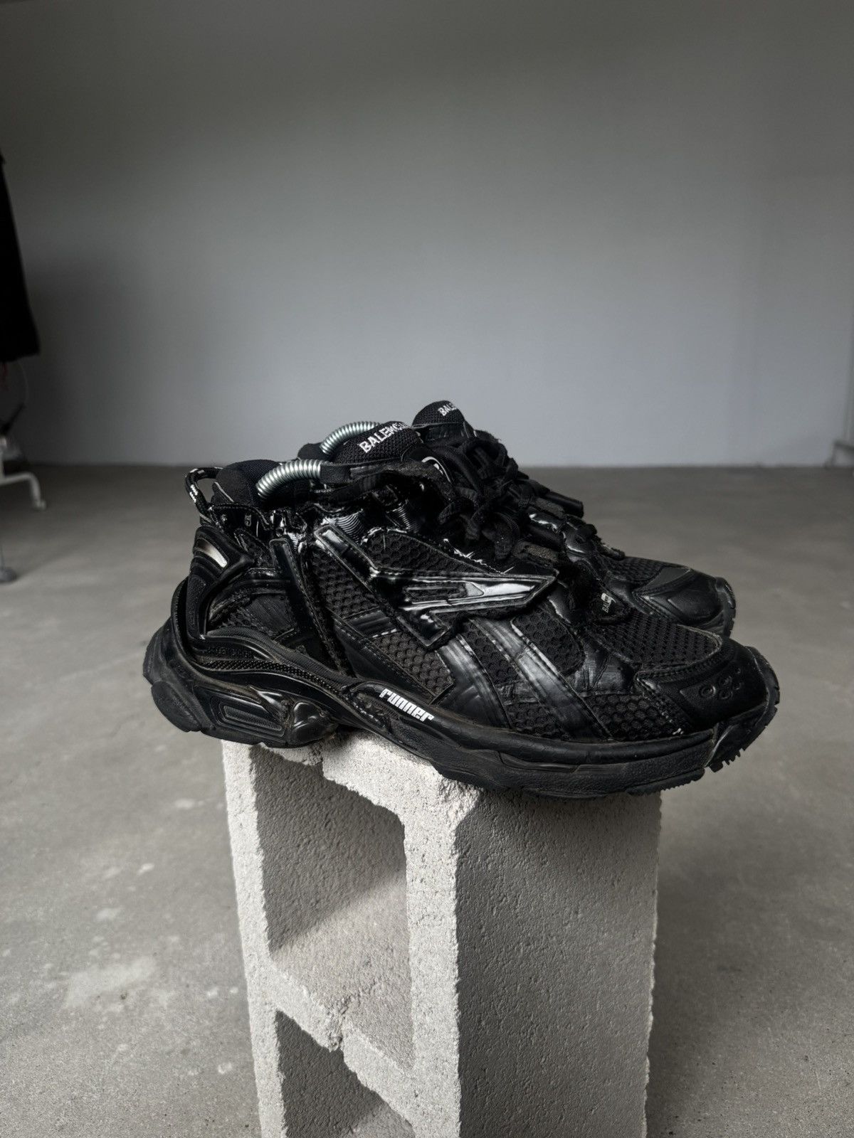 Balenciaga Balenciaga Runner Triple Black Made In Italy Size US 7 / EU 40 - 1 Thumbnail