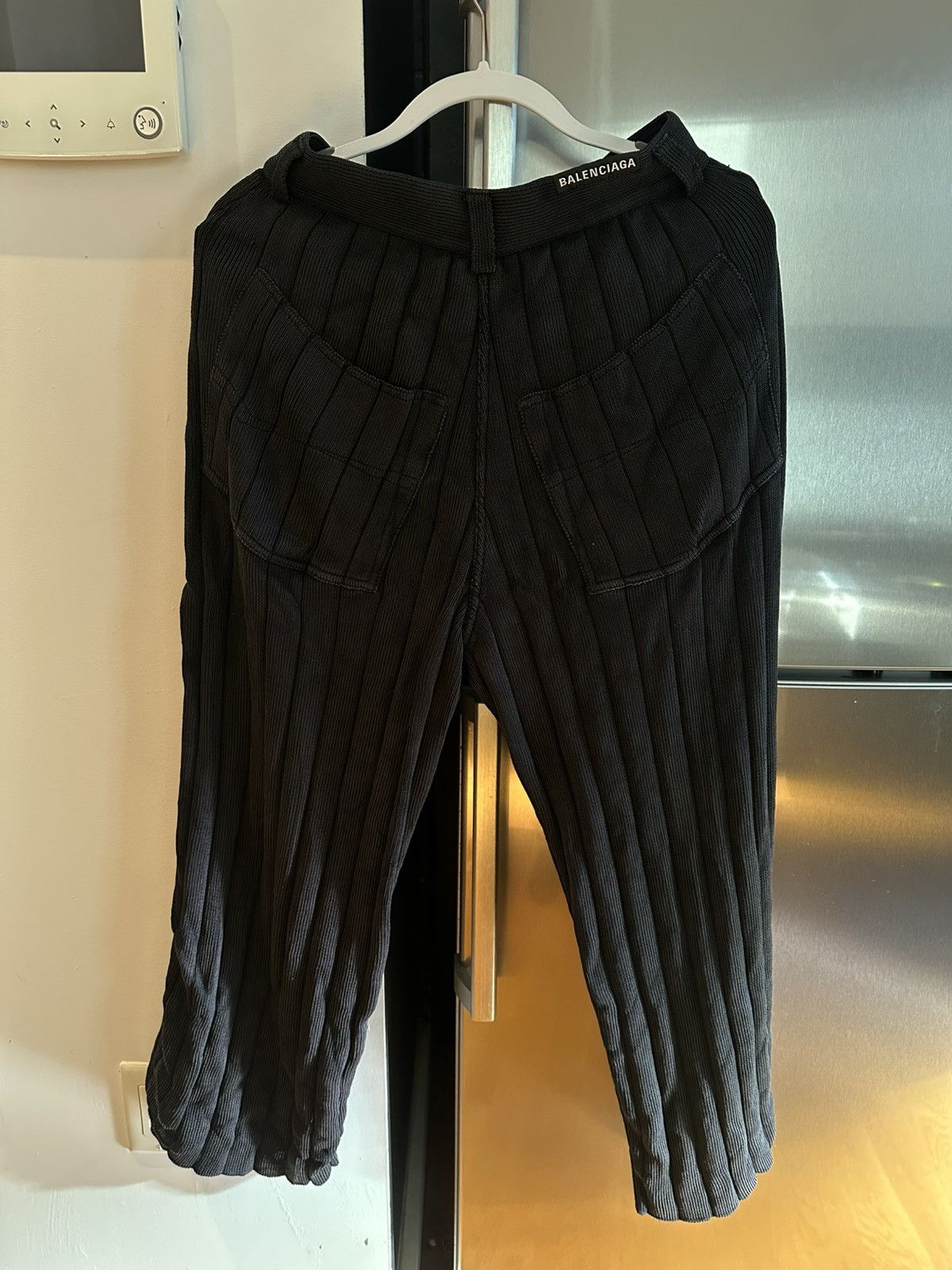 Balenciaga BALENCIAGA SS/22 PLEATED SILK KNITTED WIDE LEG BAGGY PANTS Size US 30 / EU 46 - 2 Thumbnail