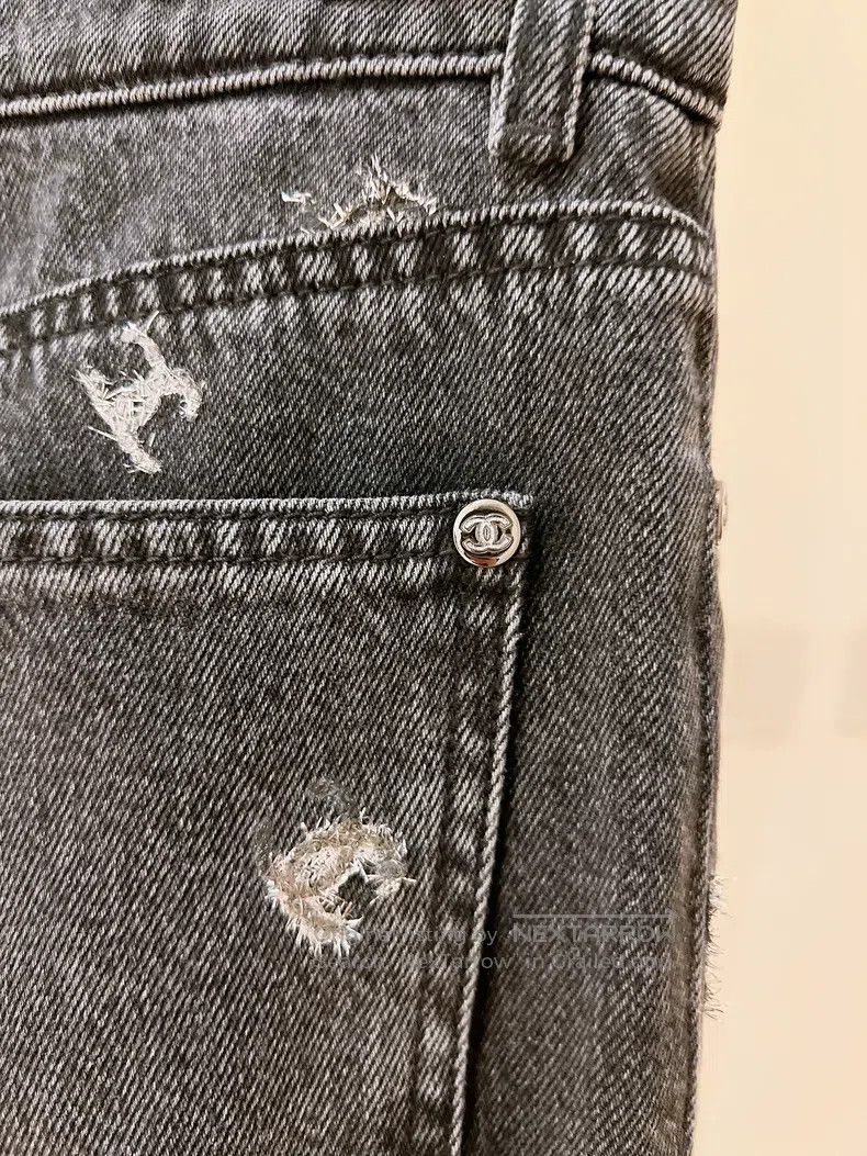 Chanel Chanel 21 Autumn and Winter Double C Jeans Size 25" / US 0 / IT 36 - 5 Thumbnail