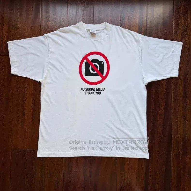 Vetements VETEMENTS short sleeves Size US S / EU 44-46 / 1 - 1 Thumbnail
