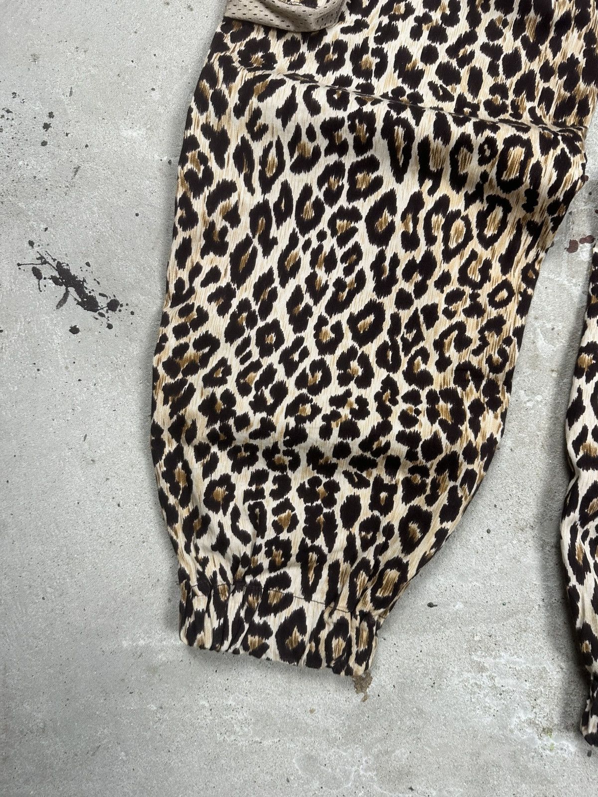 Dolce & Gabbana 2000s Dolce & Gabbana Leopard Print Baggy Cargo Pants Size 32" / US 10 / IT 46 - 14 Thumbnail