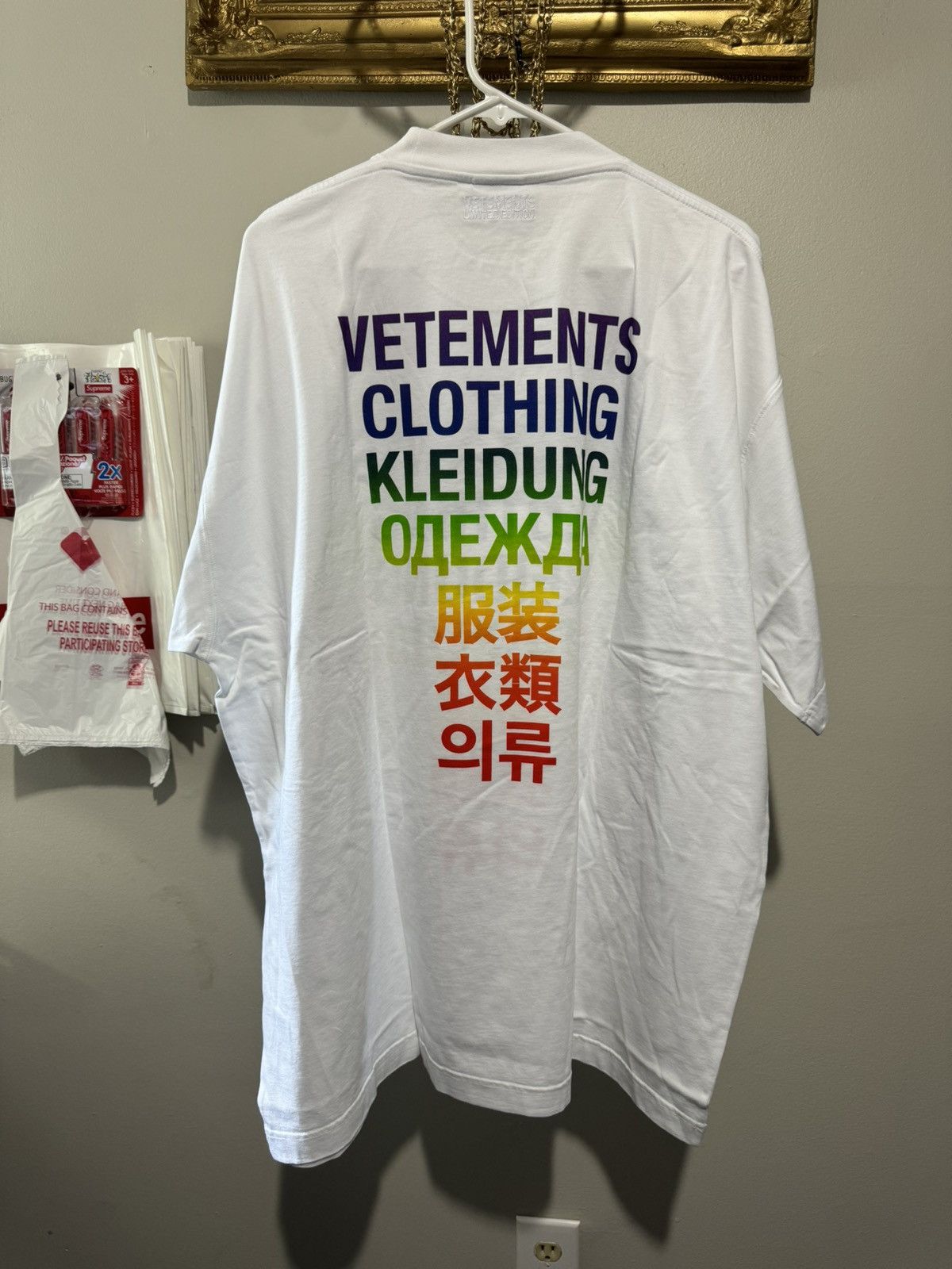 Vetements Vetements White Rainbow Translation Tee Medium Size US M / EU 48-50 / 2 - 14 Thumbnail