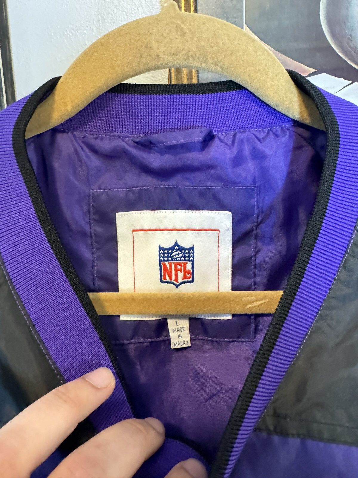 NFL Vintage Minnesota Vikings Windbreaker Size US L / EU 52-54 / 3 - 5 Thumbnail