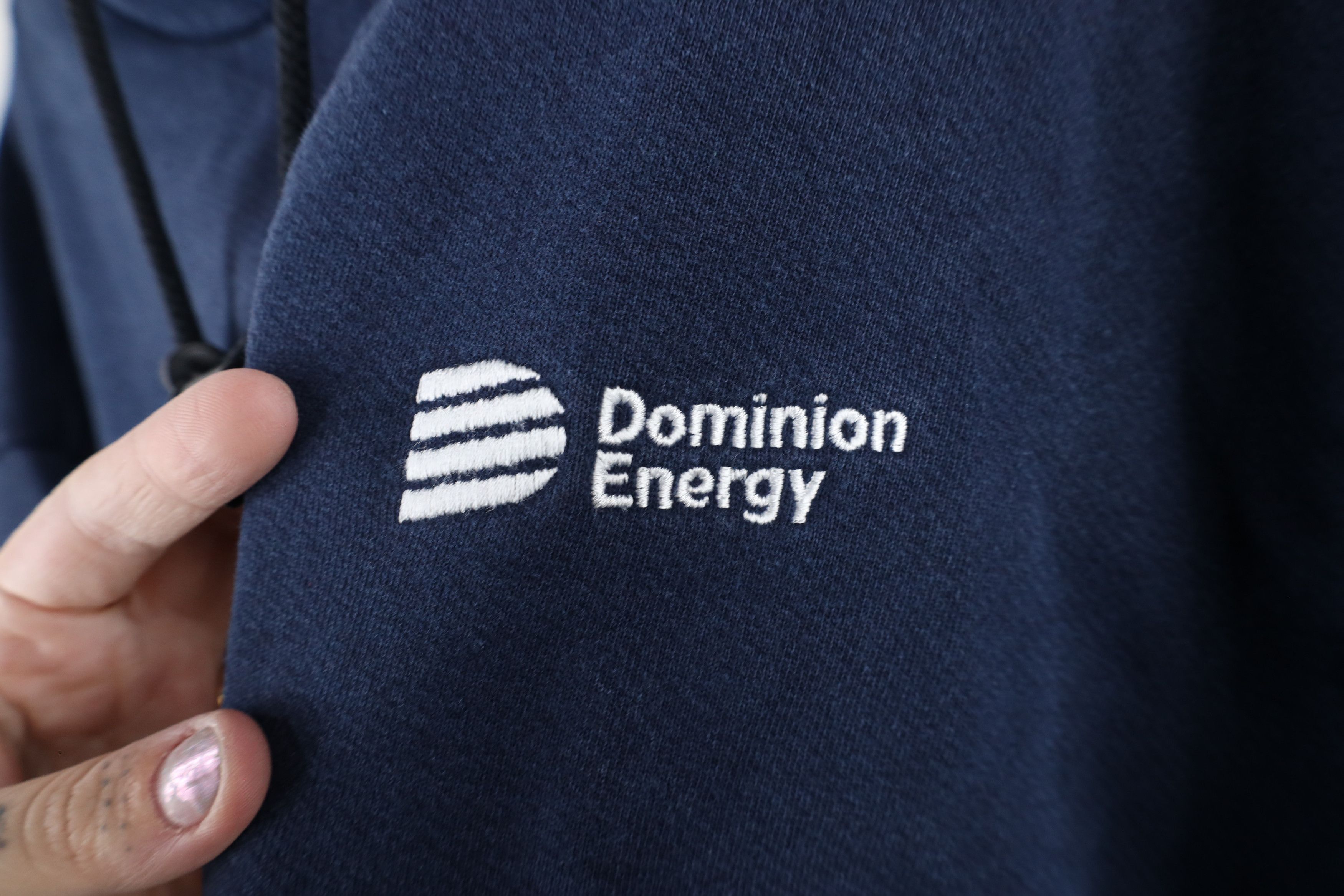 Vintage Vintage Tyndale FR Dominion Energy Heavyweight Hoodie USA Size US XXL / EU 58 / 5 - 5 Thumbnail