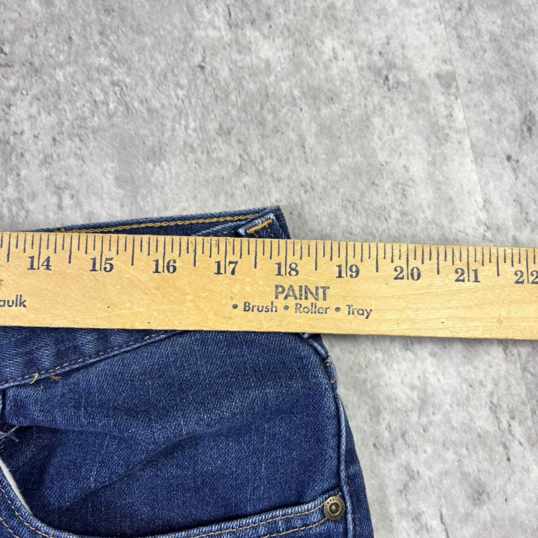 Carhartt VINTAGE Carhartt Jeans 36x32 Relaxed Fit Denim Blue Medium Wash Men’s 381-83 VTG Size US 36 / EU 52 - 4 Thumbnail