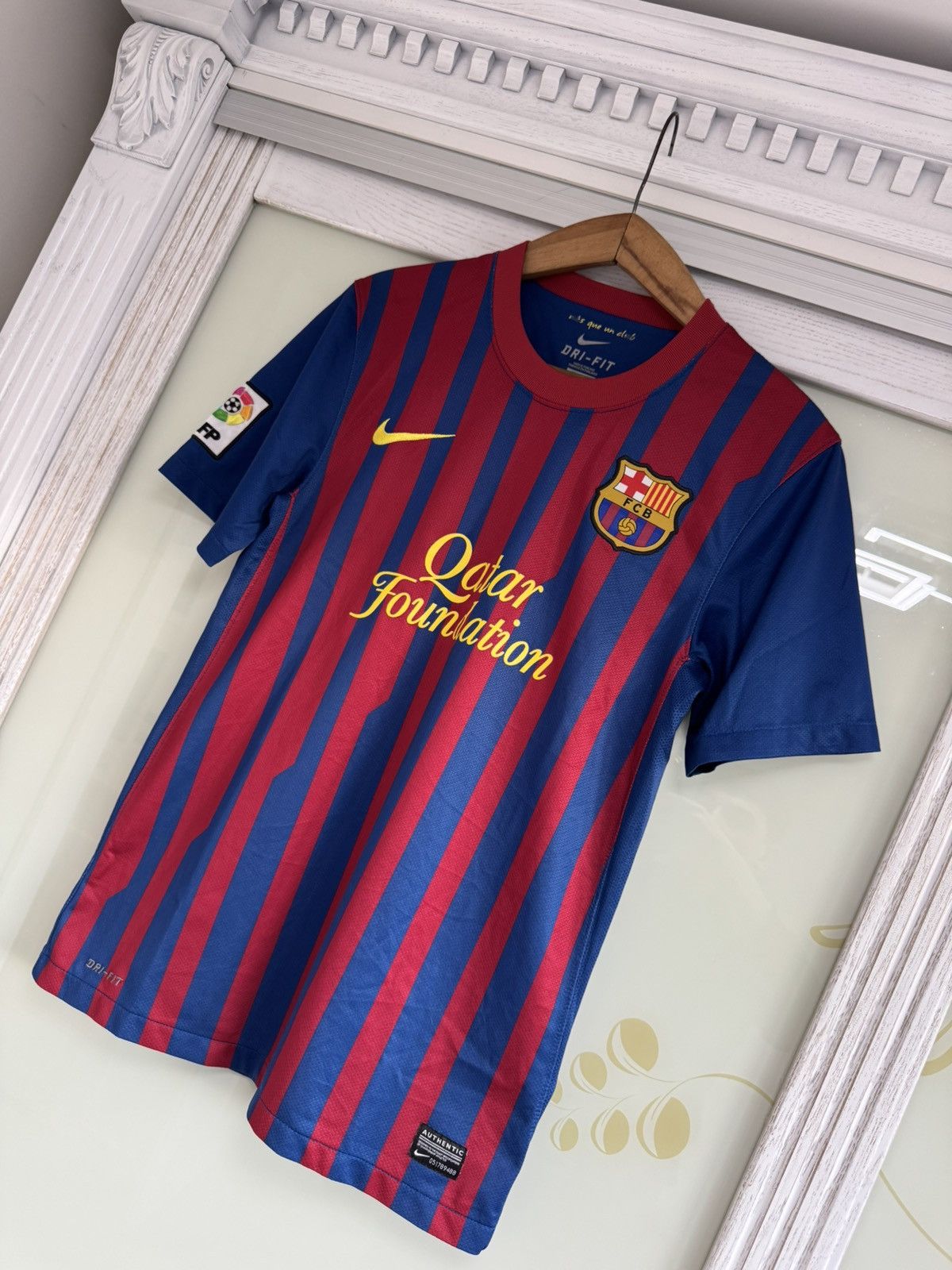 Nike Barcelona 2011-2012 Home Soccer Jersey Football Kit Shirt Size US S / EU 44-46 / 1 - 3 Thumbnail