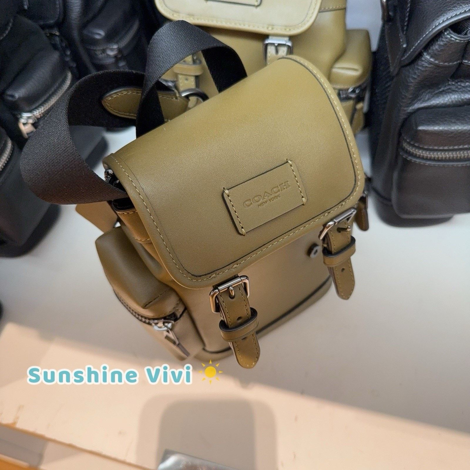 Coach NWT Coach Sprint Sling Pack CDR05 Gunmetal/Green Leather Size ONE SIZE - 4 Thumbnail
