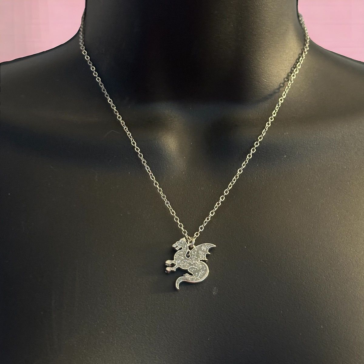 Other Silver tone shimmery dragon pendant necklace Size ONE SIZE - 1 Thumbnail
