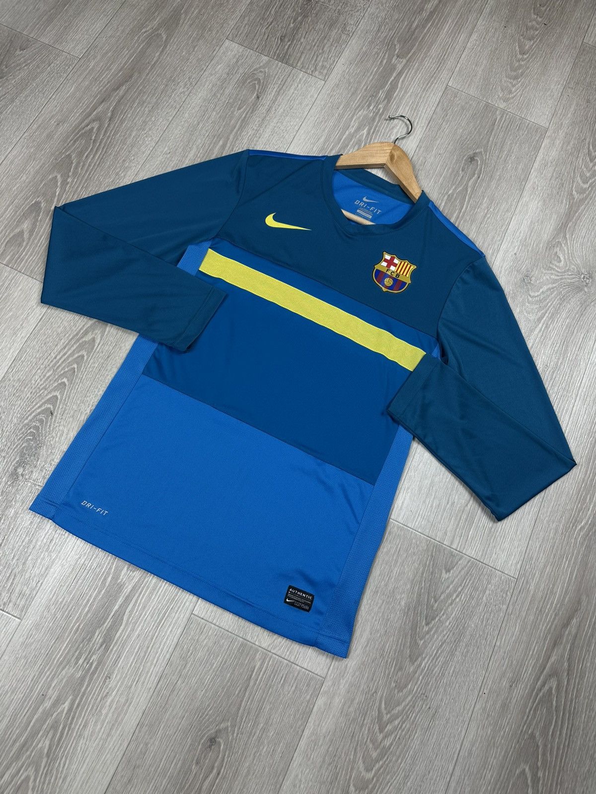 Other Nike Barcelona FC 2011-12 Training Soccer Long Sleeve Jersey Size US S / EU 44-46 / 1 - 3 Thumbnail