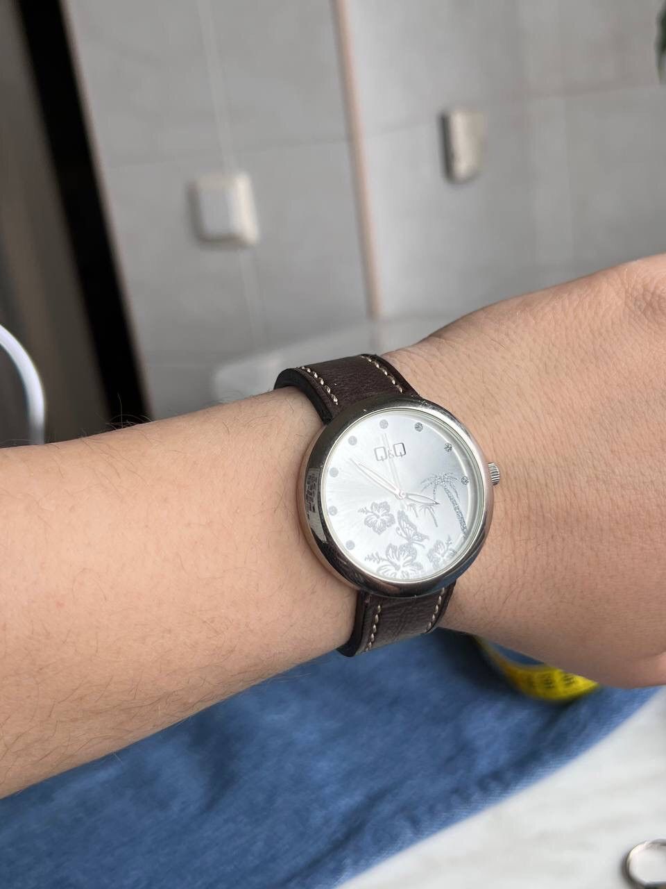 Japanese Brand × Vintage Vintage 🌸 Flowers Dial Japanese style futuristic Watch Size ONE SIZE - 5 Thumbnail