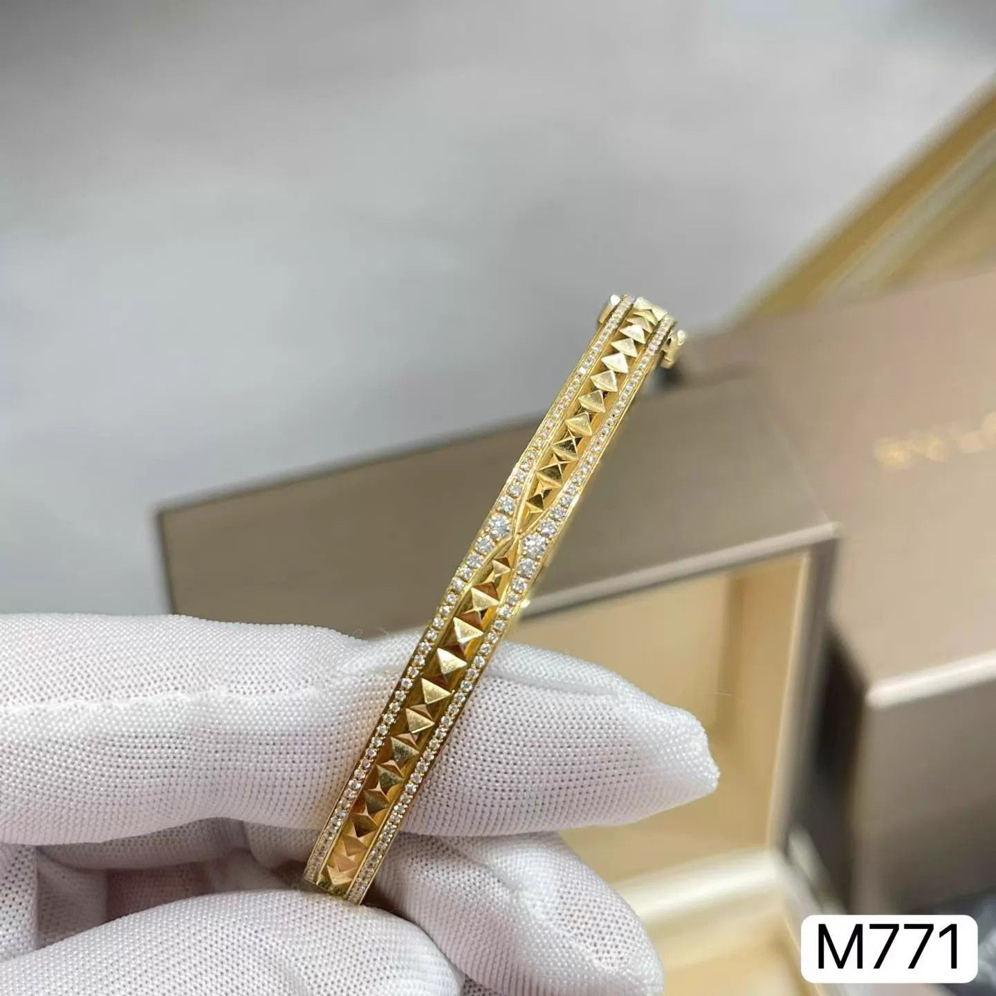 Bvlgari Bvlgari ZERO.1 Rock Gold 2-Row Diamond Rivet Bracelet SM LN Size ONE SIZE - 8 Thumbnail