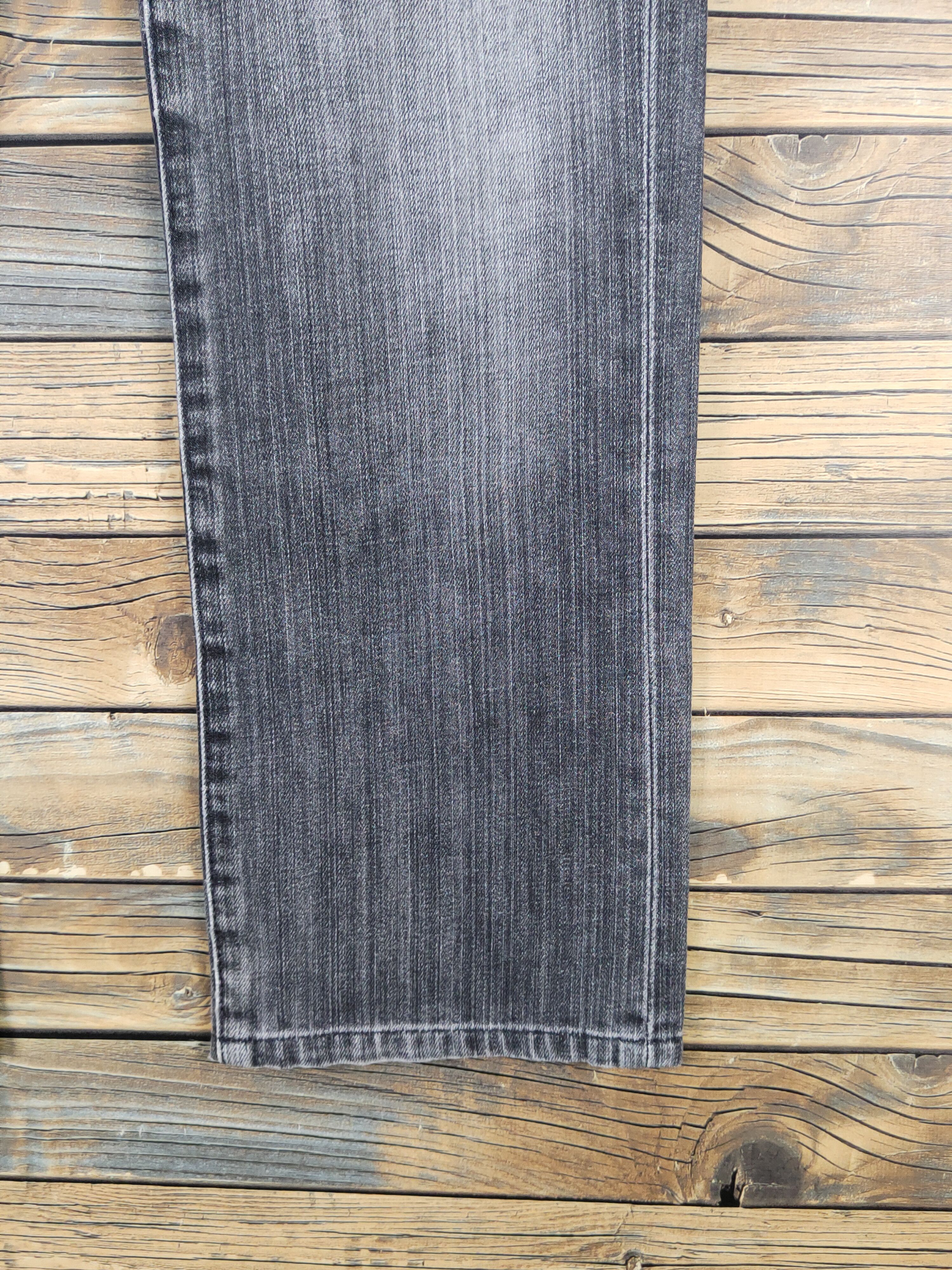 Japanese Brand Uniqlo Black Distressed Ripped Jeans #W1570 Size US 31 - 6 Thumbnail