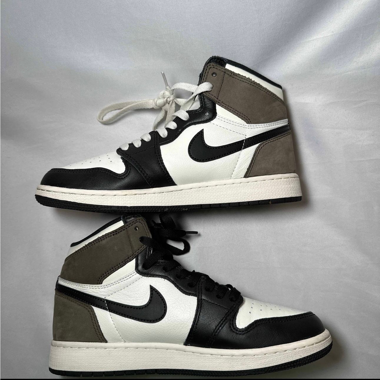 Jordan Brand × Nike Size 7 Air Jordan 1 Retro High OG GS Dark Mocha Men's Shoes Size US 7 / EU 40 - 3 Thumbnail