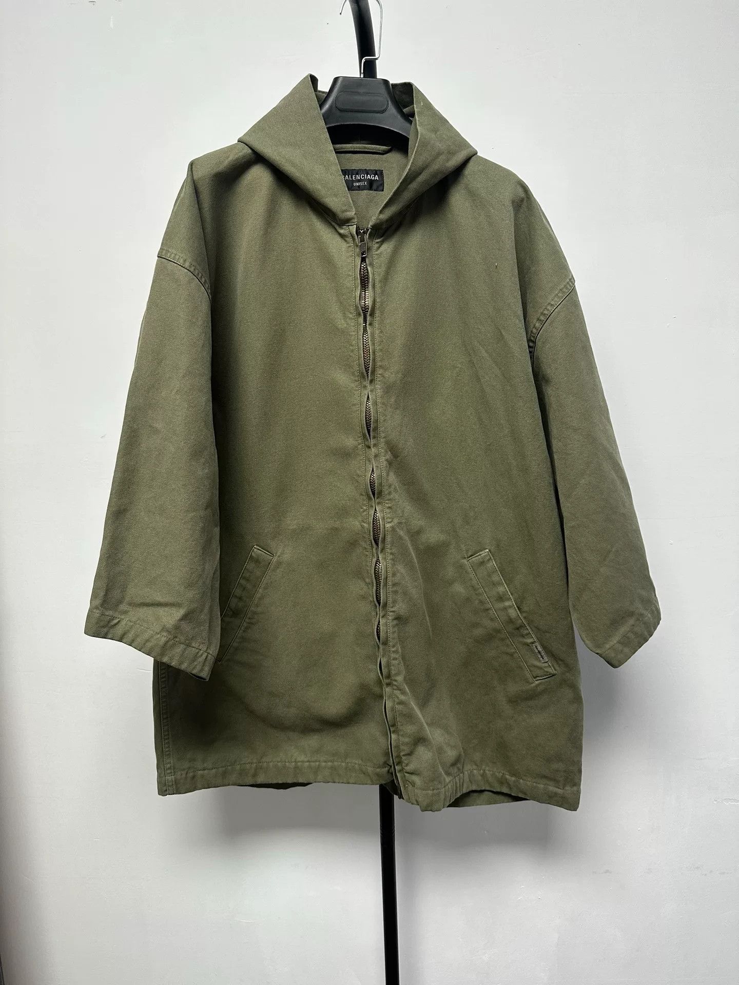 Balenciaga Balenciaga Solid Hooded Zip Jacket Size XS / US 0-2 / IT 36-38 - 1 Thumbnail