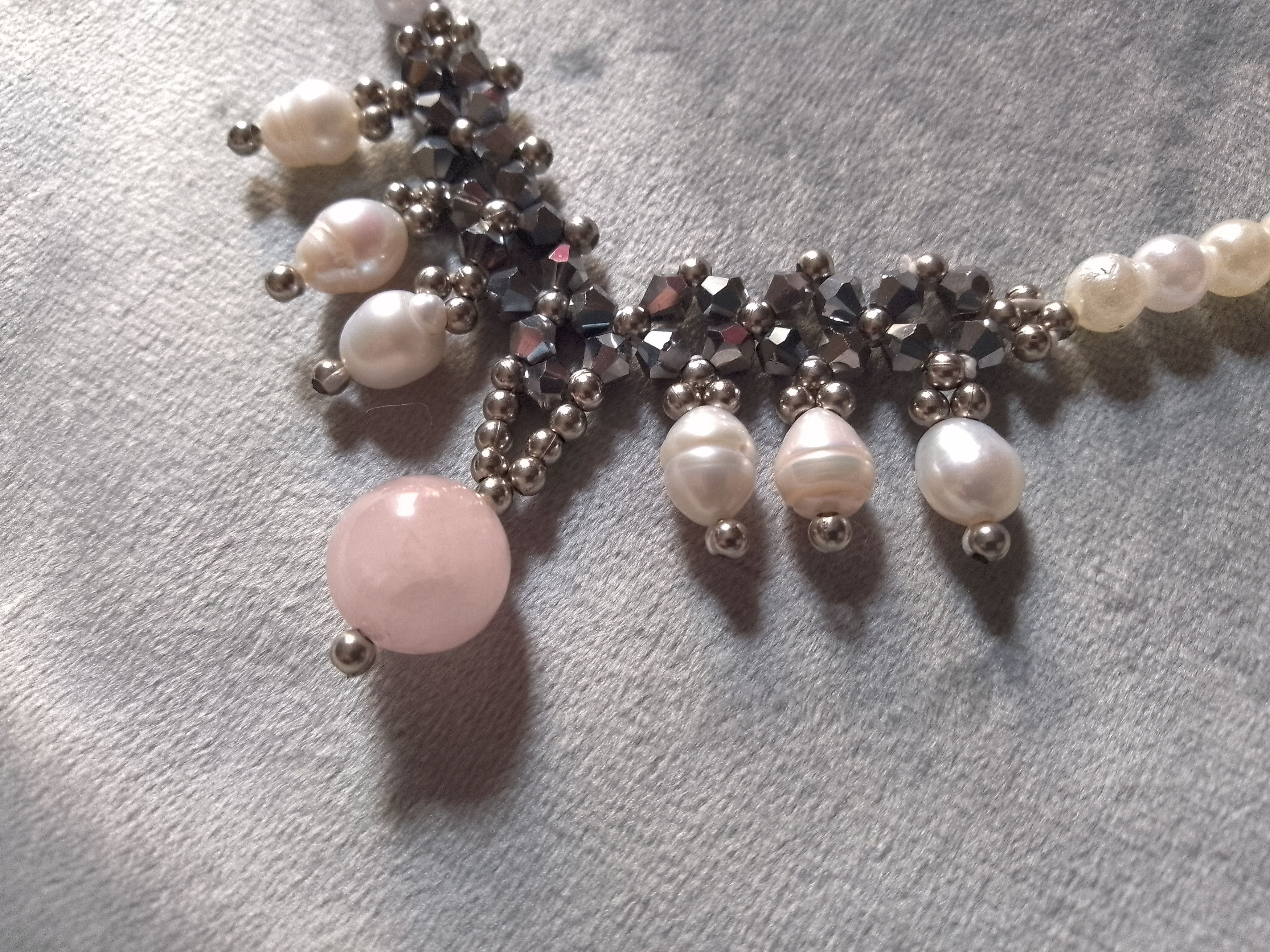 Handmade Necklace with freshwater pearls and rose quartz Size ONE SIZE - 4 Thumbnail