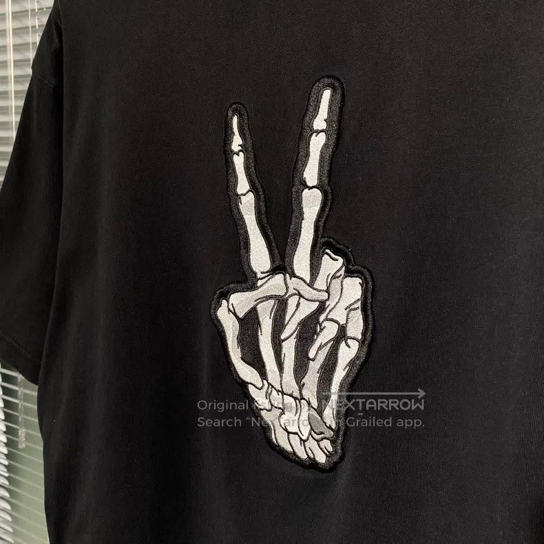 Balenciaga Balenciaga Short-sleeved T-shirt dissolved smile danger vi Size US L / EU 52-54 / 3 - 6 Thumbnail