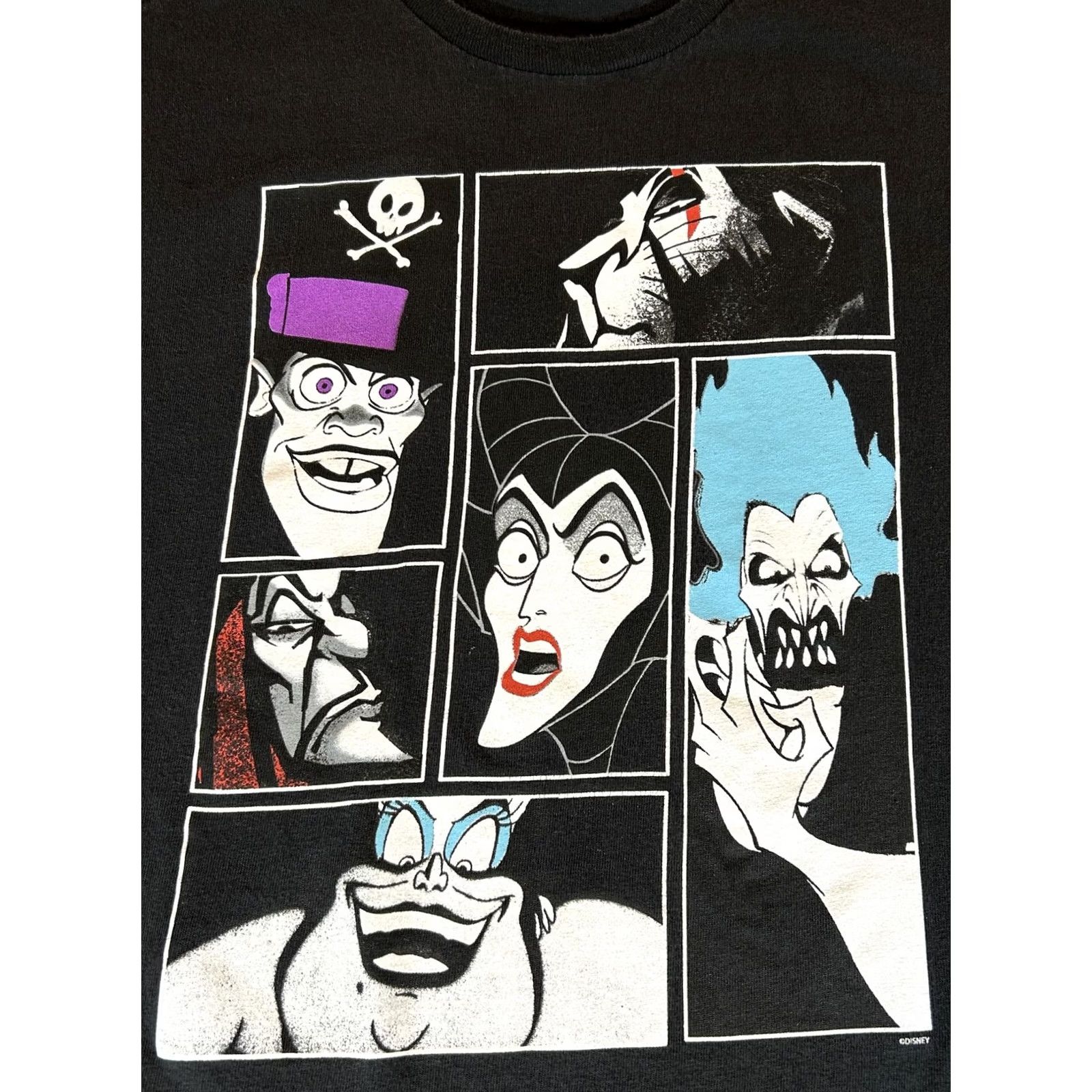 Vintage VINTAGE Disney Villains Shirt Mens Large Black Graphic Cartoon Short Sleeve Tee Size US L / EU 52-54 / 3 - 2 Thumbnail