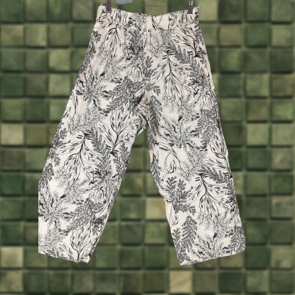 Vintage Tahari Women's Cream/Black Floral Linen Wide-Leg Pull-On Cropped Pants Beachy Size 28" / US 6 / IT 42 - 1 Thumbnail