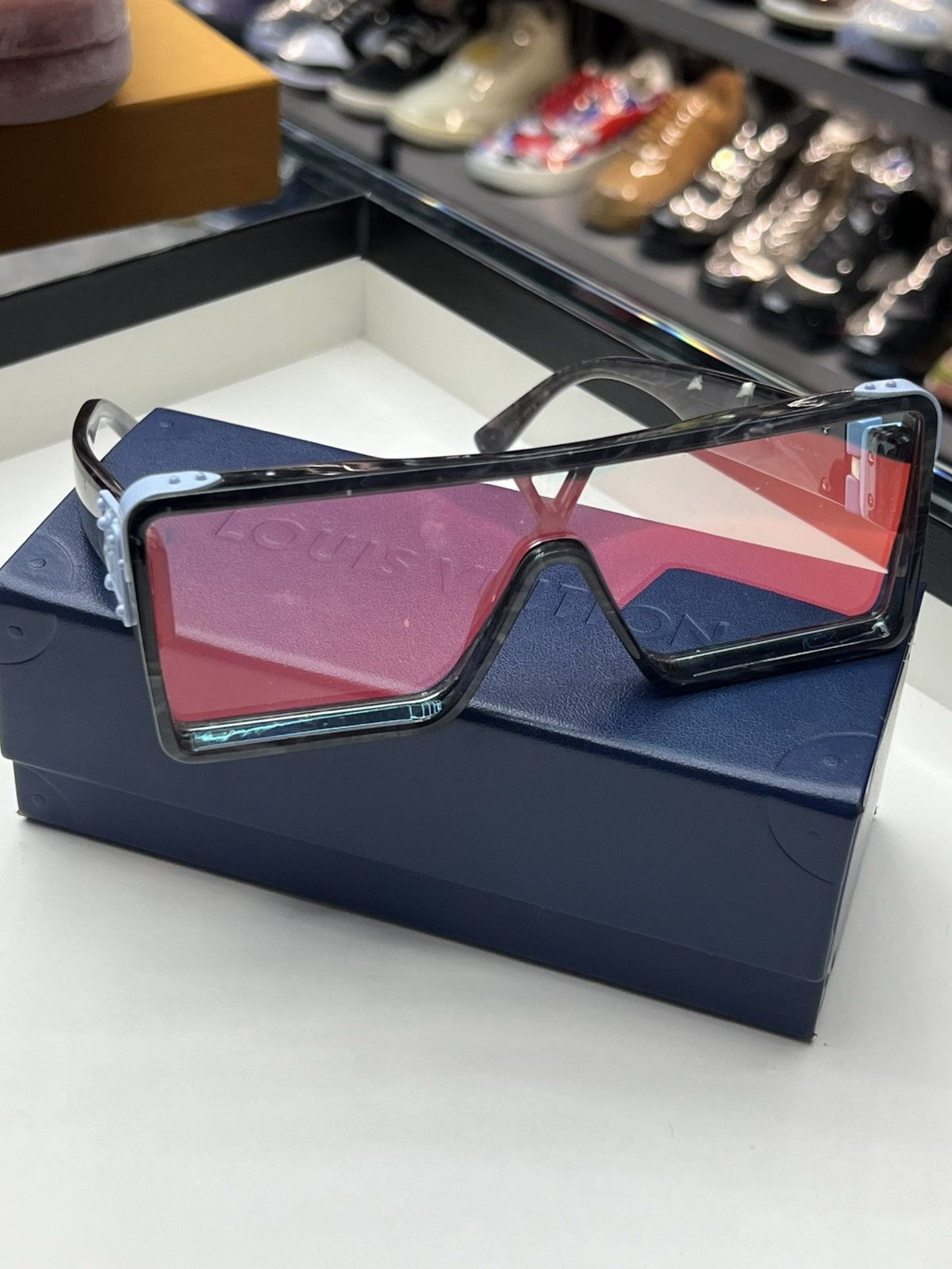 Louis Vuitton Louis Vuitton Dayton Glasses Size ONE SIZE - 3 Thumbnail