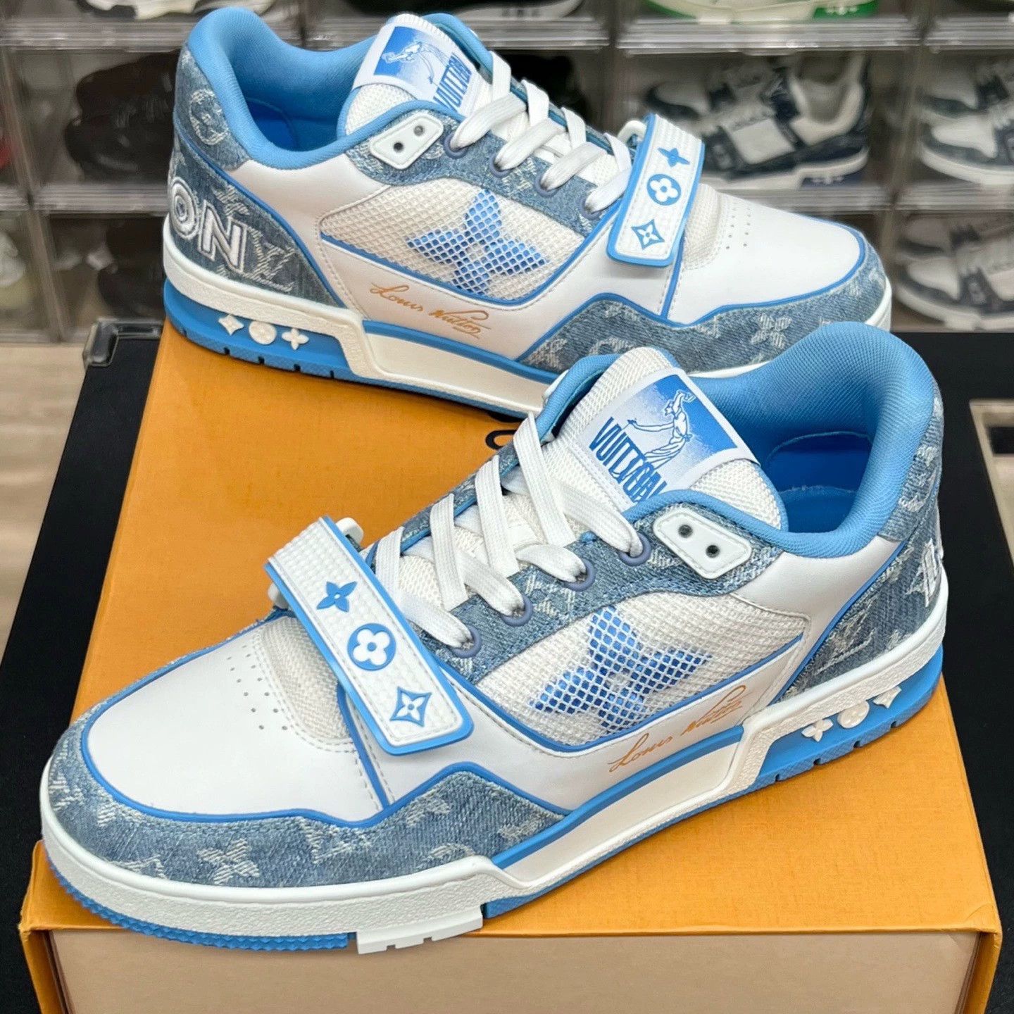 Louis Vuitton lv trainer white blue sneakers UK7.5 Size US 8 / EU 41 - 1 Thumbnail
