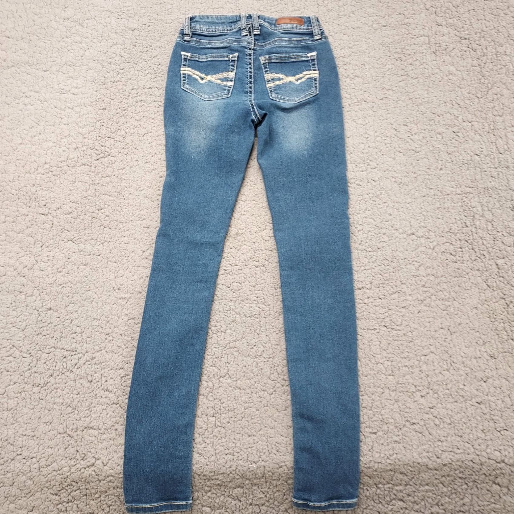 Vintage WALLFLOWER Jeans Women's Size 1 Reg Skinny 23x28 Blue Denim Slim 5-Pocket Capris California Beach City Flower Pattern Size 25" / US 0 / IT 36 - 3 Thumbnail