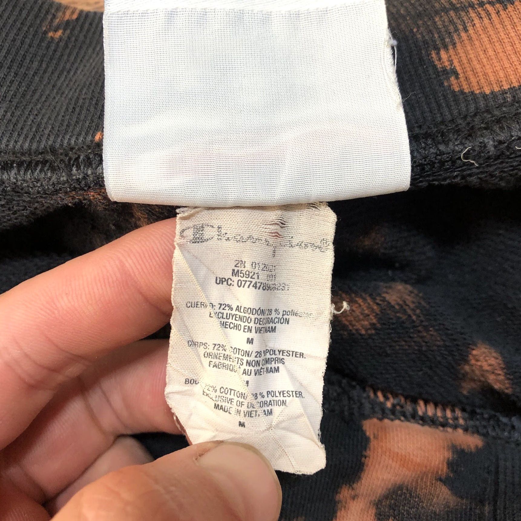 Champion Champion Shorts Womens M Elastic Waistband 2" Inseam Tie Dye Black Logo Athletic Activewear Shorts Womens M Black Tie Dye 2" Inseam Champion Size 32" / US 10 / IT 46 - 4 Thumbnail