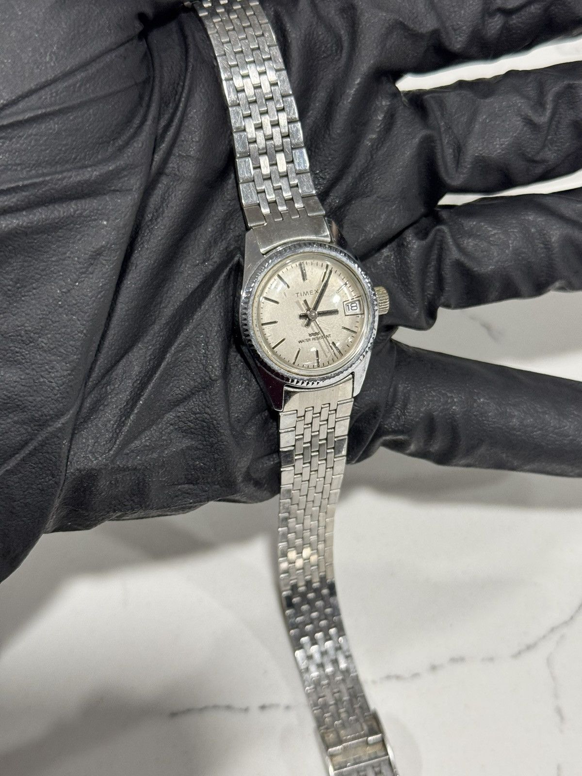 Timex Manual wind Timex w/ fluted bezel & stainless steel bracelet Size ONE SIZE - 23 Thumbnail