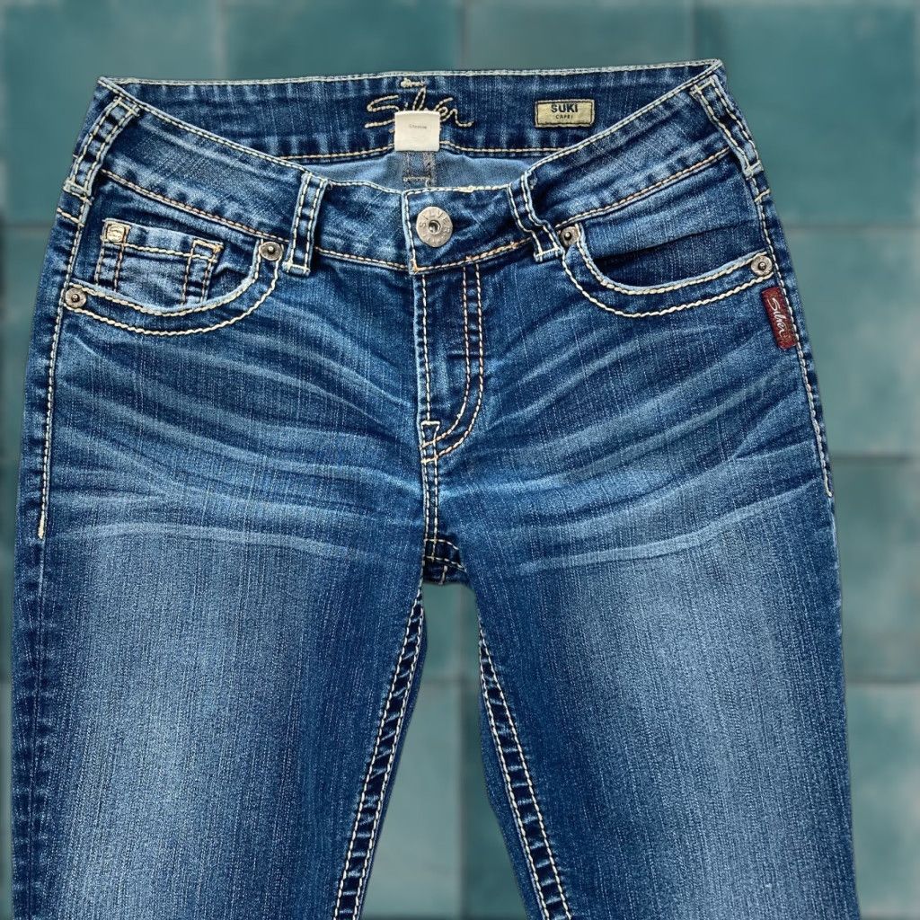 Silver Jeans Co. Silver Jeans Suki Capri Women's 29 Dark Wash Blue Stretch Denim Grunge Cowgirl Jeans Size 29" - 1 Thumbnail