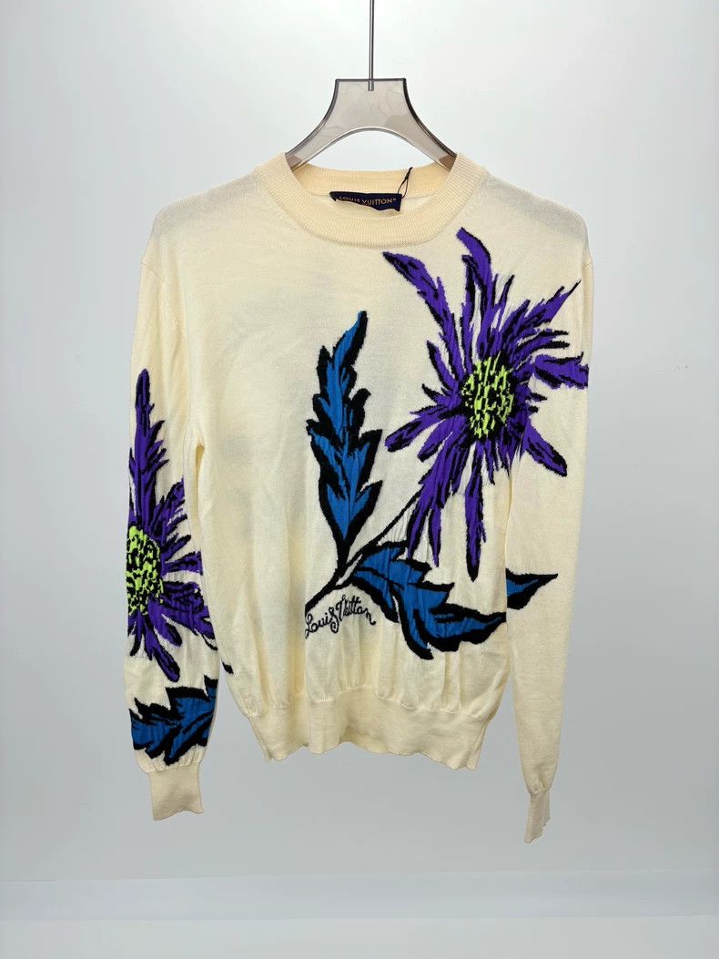 Louis Vuitton LOUIS VUITTON Floral Knit Sweater Size US S / EU 44-46 / 1 - 1 Thumbnail