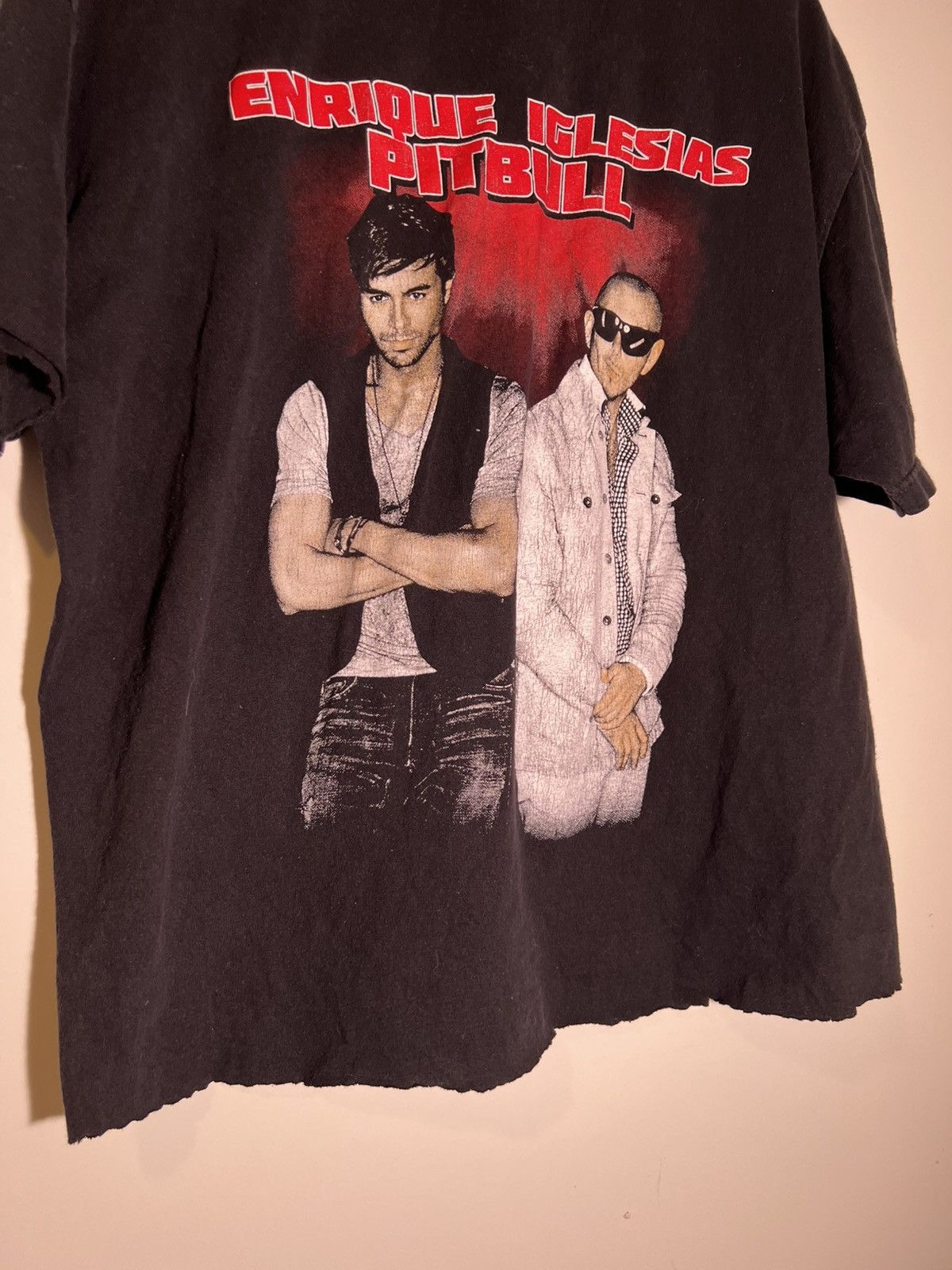 Band Tees 2014 Enrique Iglesias Pitbull Latino Streetwear Tour Shirt Size US L / EU 52-54 / 3 - 4 Thumbnail