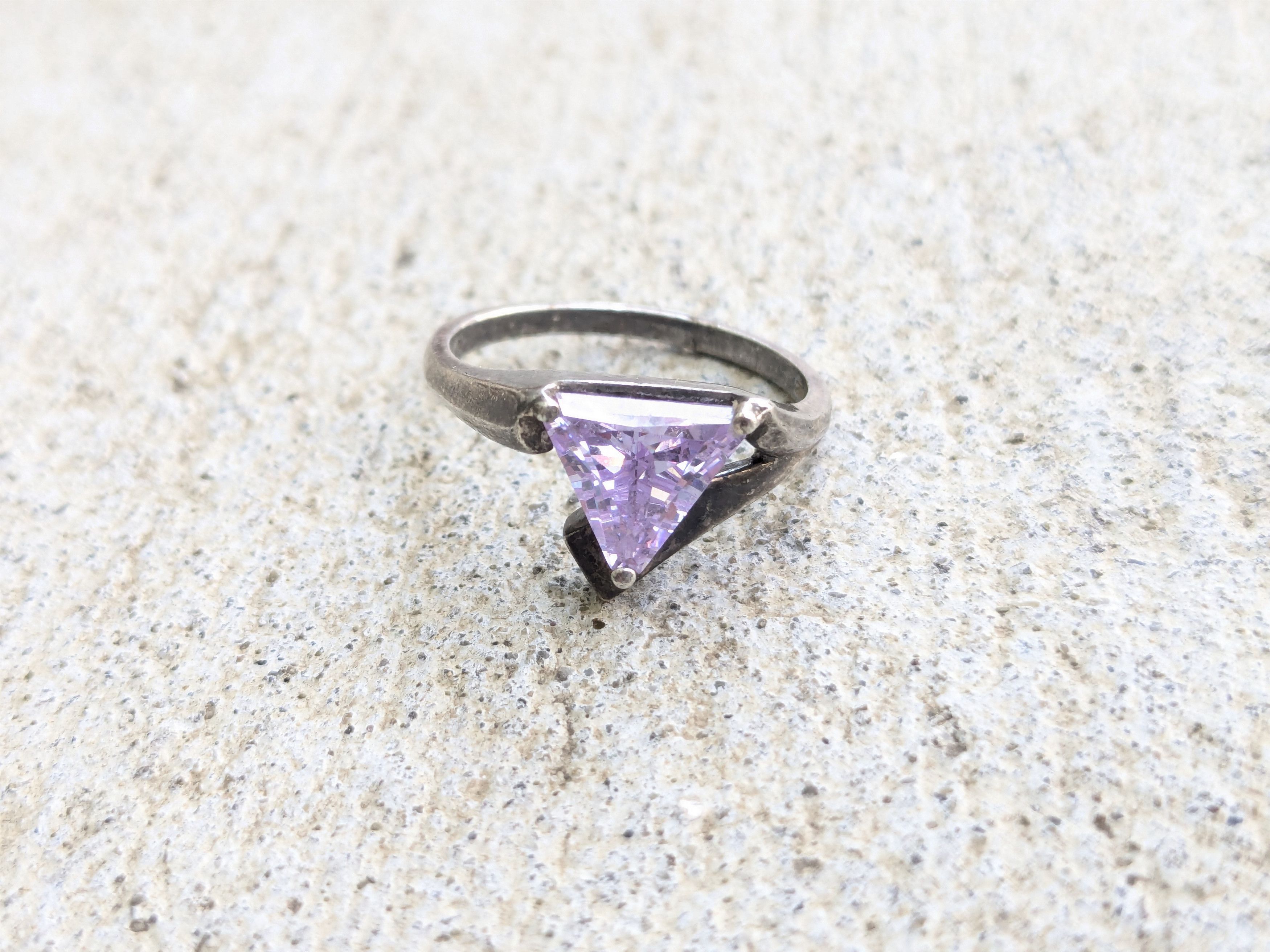 Jewelry × Sterling Silver × Vintage Sterling Silver Ring Lavender Purple CZ Triangle Faceted 8 Size ONE SIZE - 5 Thumbnail