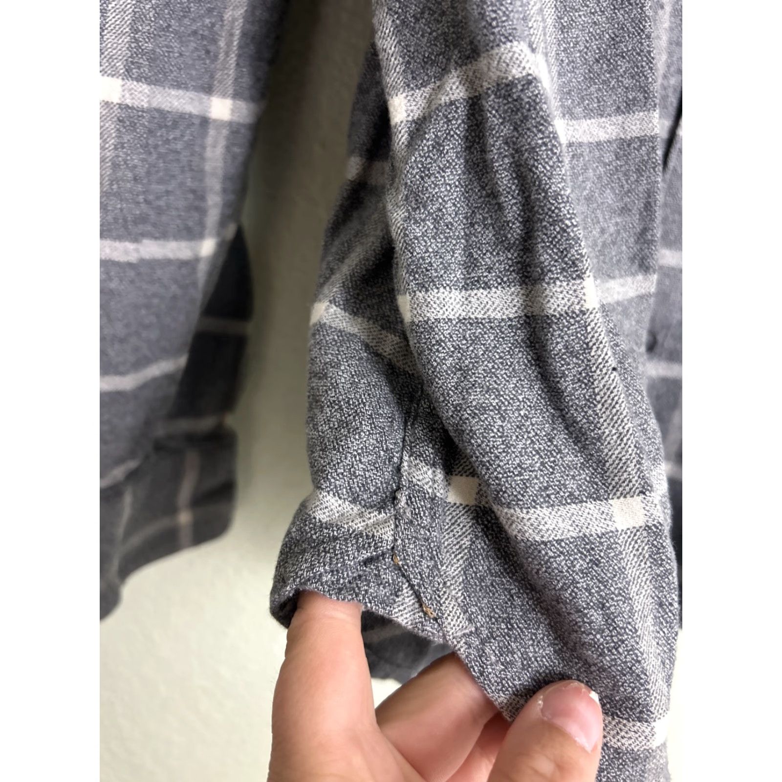 Lucky Brand Lucky Brand Men's Medium Gray Plaid Saturday Stretch Button-Up Shirt Size US M / EU 48-50 / 2 - 6 Thumbnail