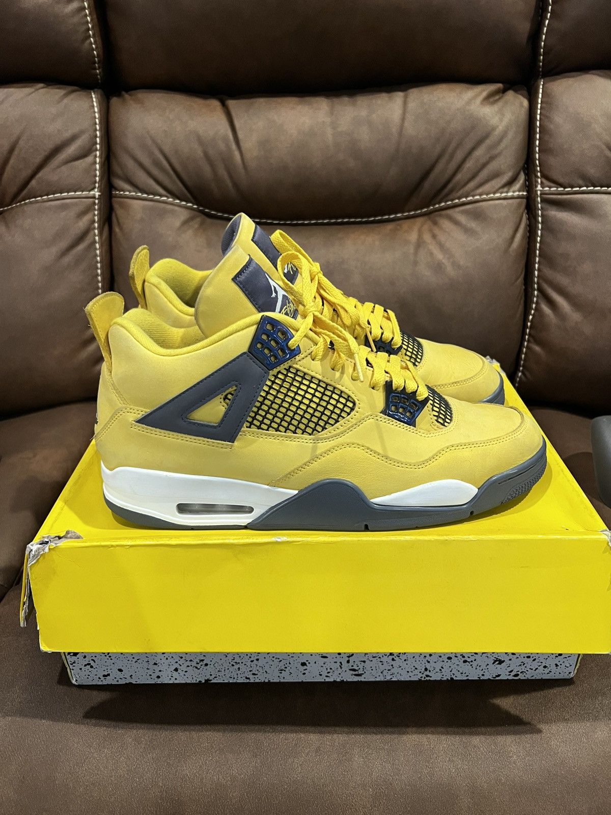 Jordan Brand Jordan 4 Retro Lightning (2021) Size US 13 / EU 46 - 2 Thumbnail