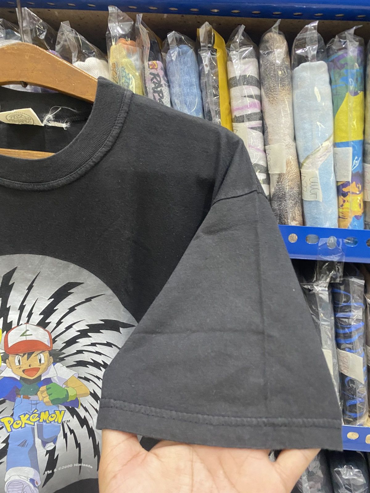 Pokemon VINTAGE POKEMON 2000 NINTENDO TEES Size US M / EU 48-50 / 2 - 4 Thumbnail