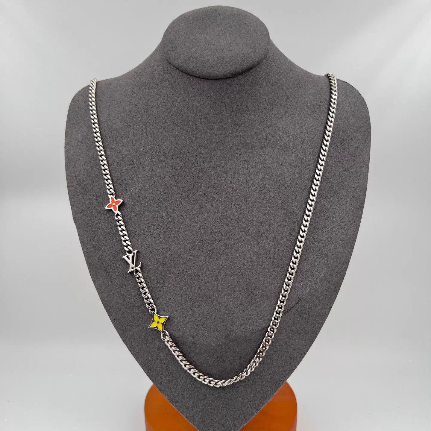 LV Floral Necklace New