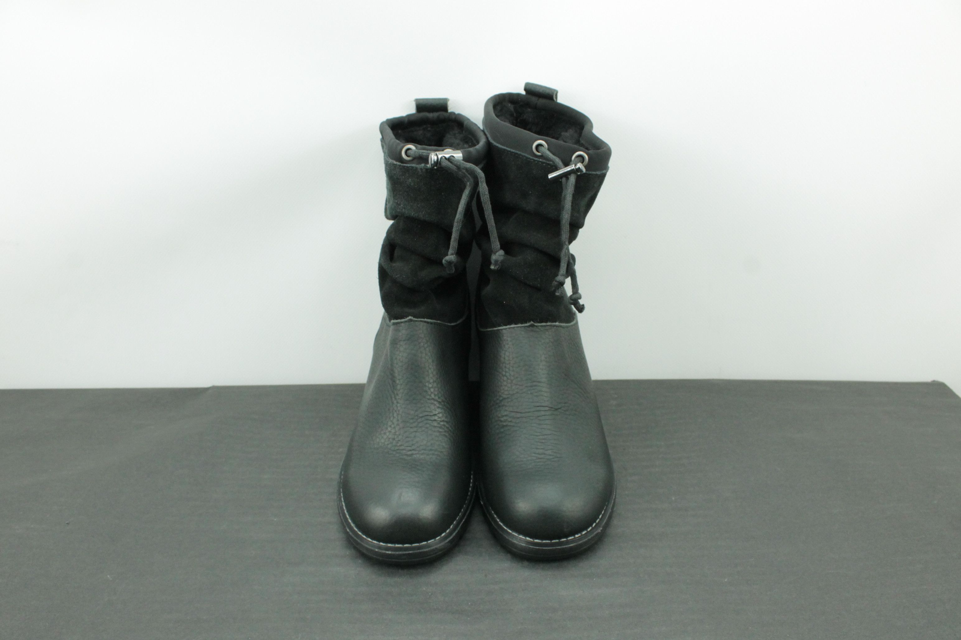 Other EMU Australia Cooma Black Leather Merino Lined Ankle Boots Size US 6 / IT 36 - 2 Thumbnail