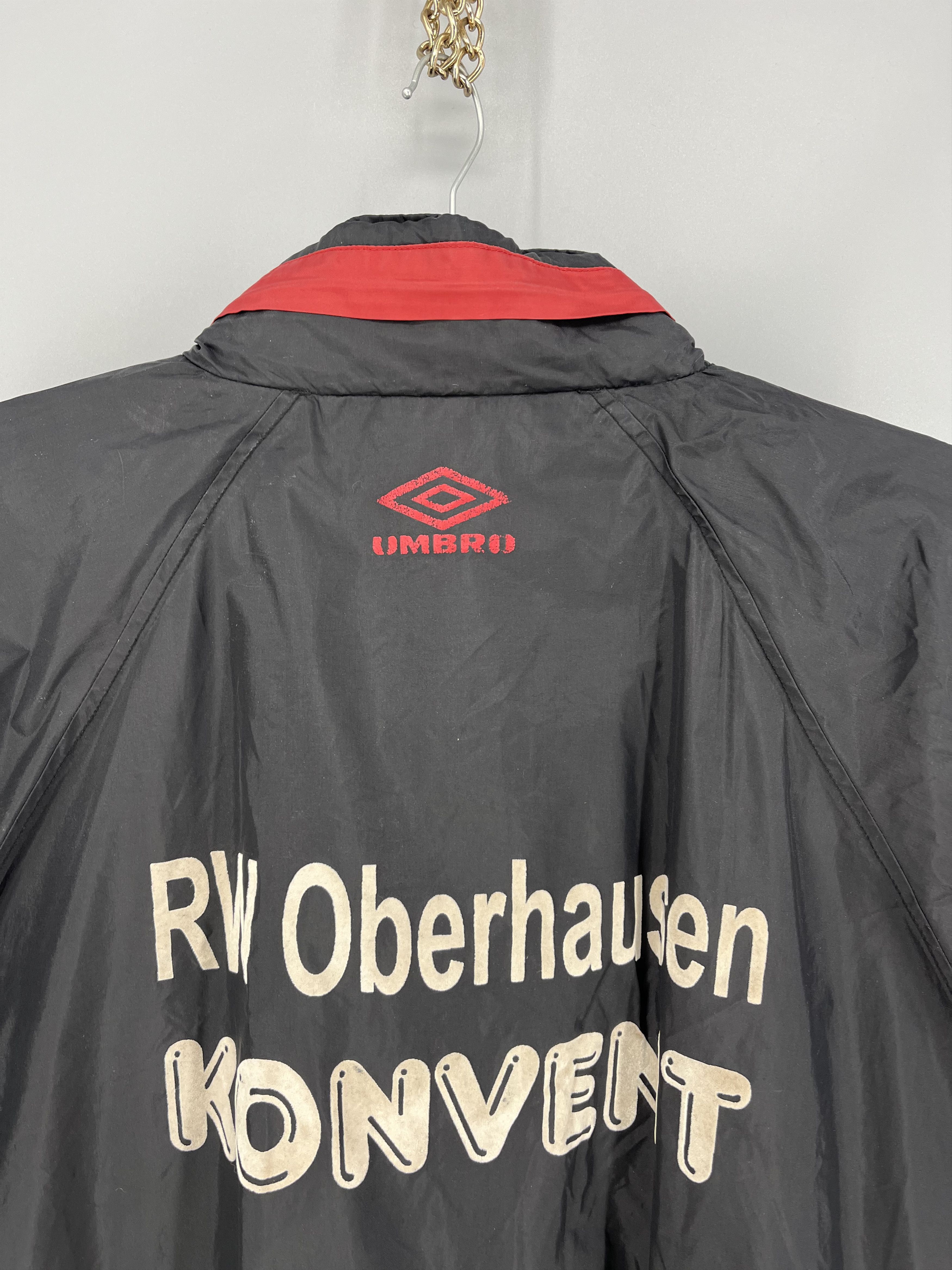 Umbro Vintage Umbro RW Oberhausen KONVENT Rain Jacket Black Red Size US XL / EU 56 / 4 - 11 Thumbnail