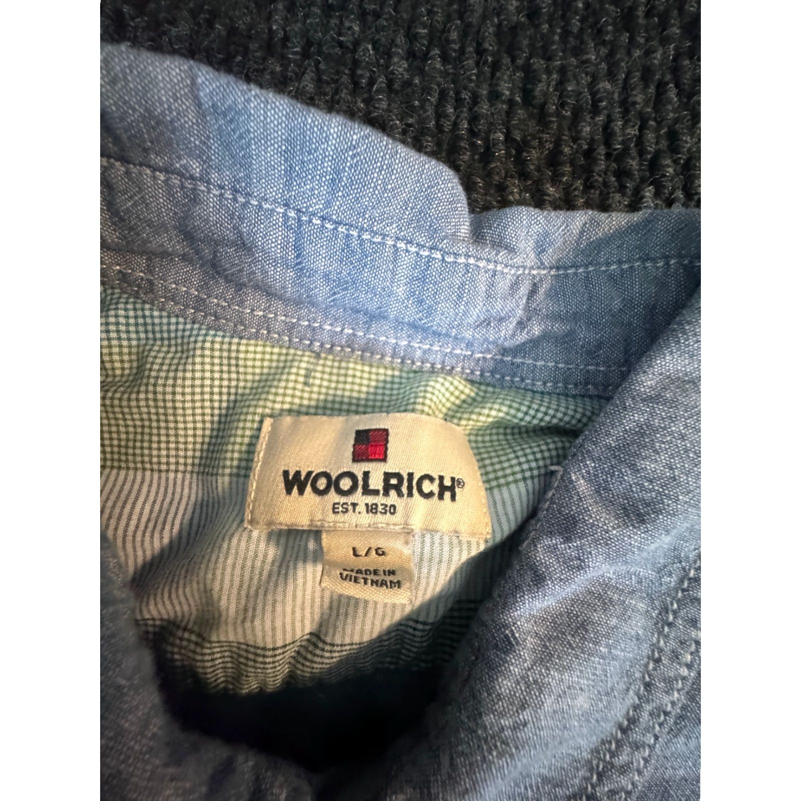 Vintage Woolrich Short Sleeve Button Down Shirt L Blue 100% Cotton Denim Like Solid Pattern Mens Regular Collared Shirt Size US L / EU 52-54 / 3 - 2 Thumbnail