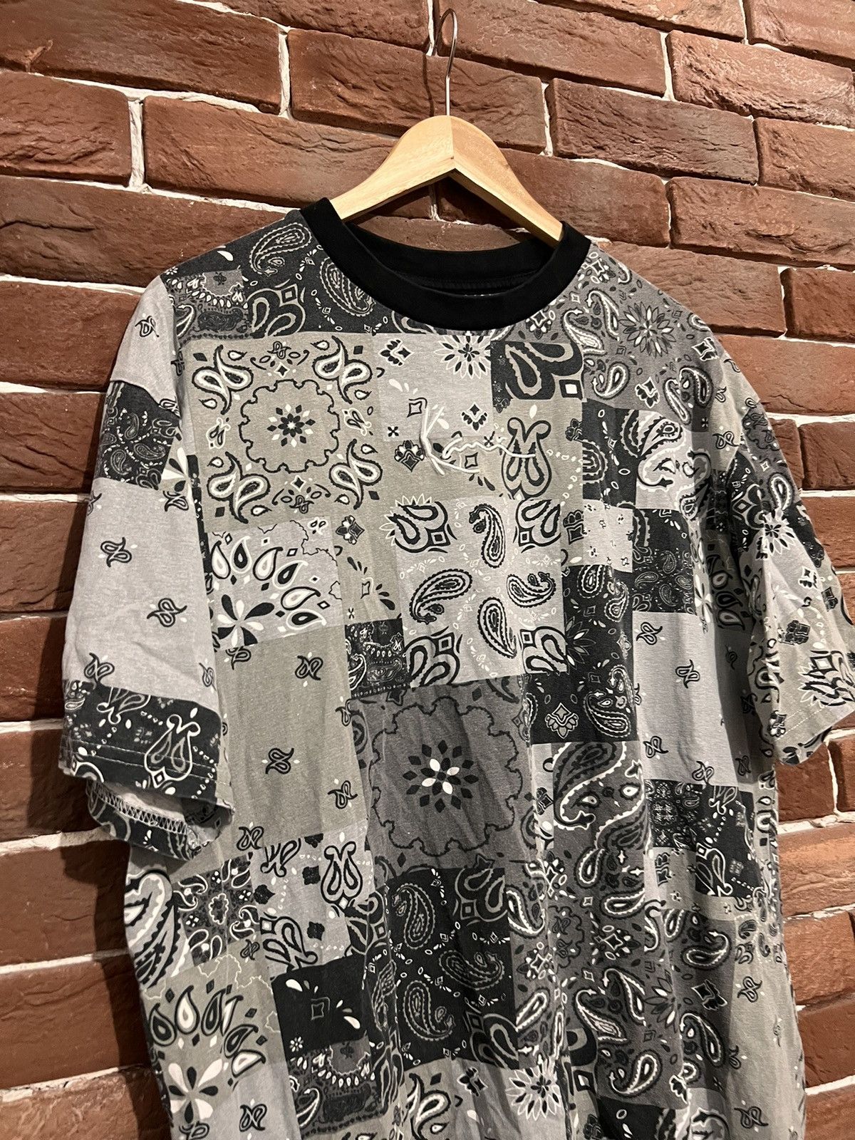 Karl Kani 00s Karl Kani Fullprint Paisley Rap Shirt Rare Vintage Y2k Size US M / EU 48-50 / 2 - 5 Thumbnail