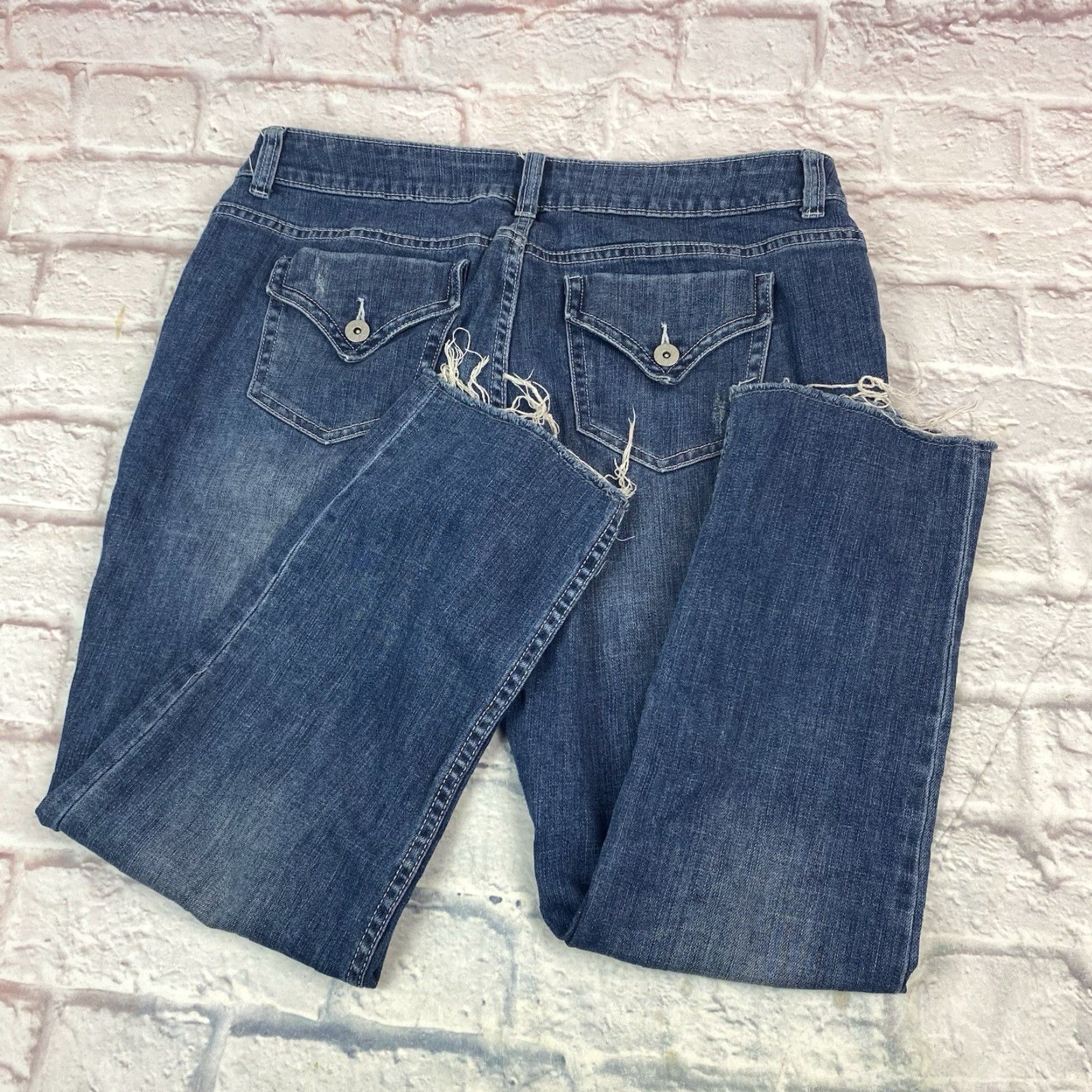 Vera Wang Vera Wang Simply Vera Womens Jeans Straight Leg Distressed Mid Rise Crop Size 12 Blue Denim 5-Pocket Mens Womens Size 34" / US 12 / IT 48 - 3 Thumbnail