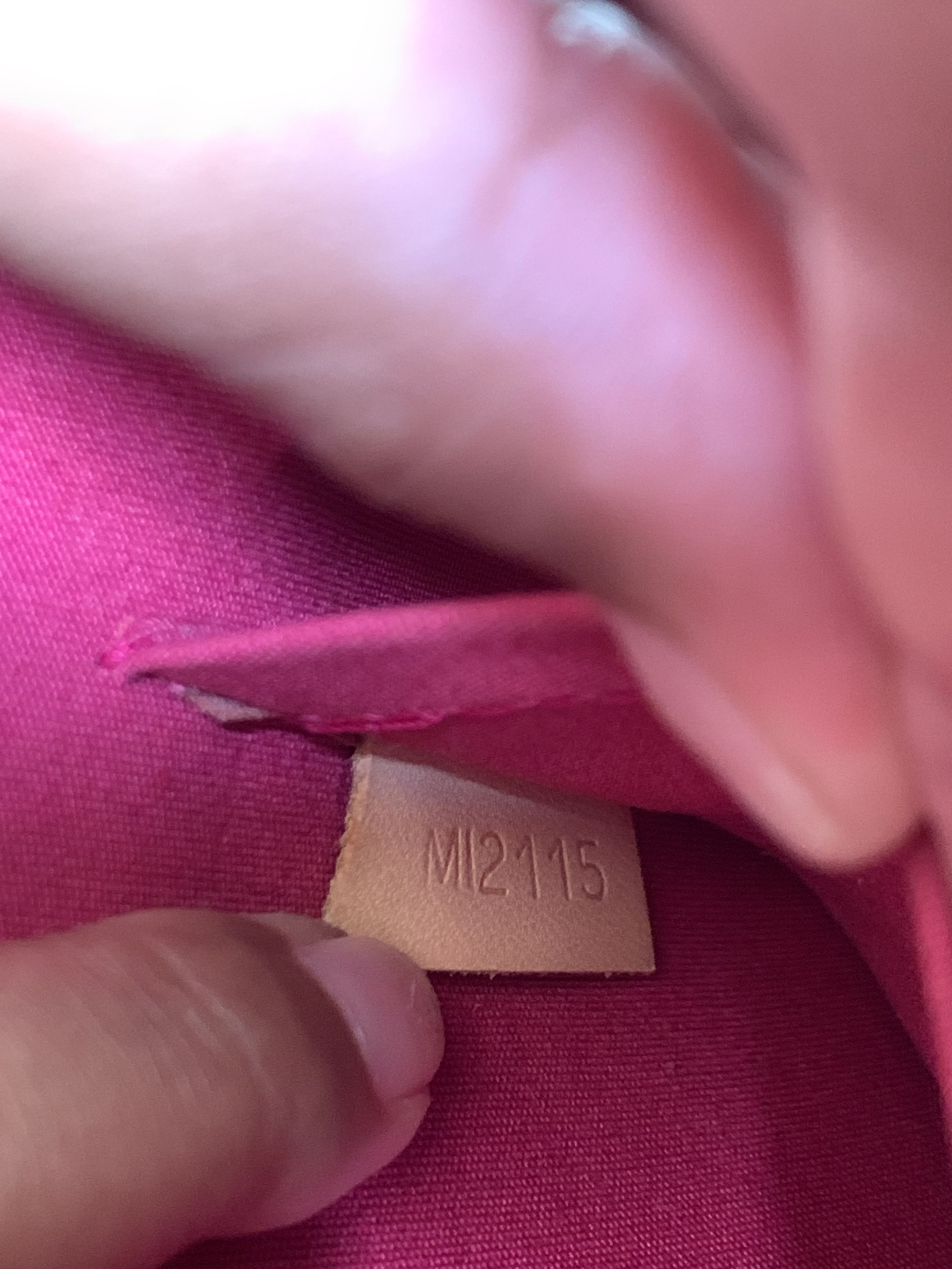 Louis Vuitton Authentic Louis Vuitton Alma BB Vernis – Rose Indien Size ONE SIZE - 18 Thumbnail