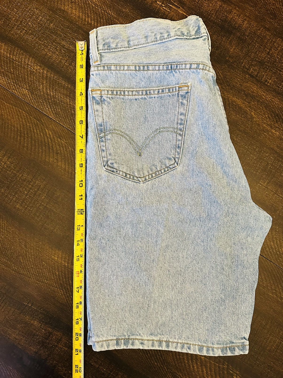 Levi's Vintage Levis 505 Jean Shorts 34x9 Men ‘s Light Wash Size US 34 / EU 50 - 5 Thumbnail