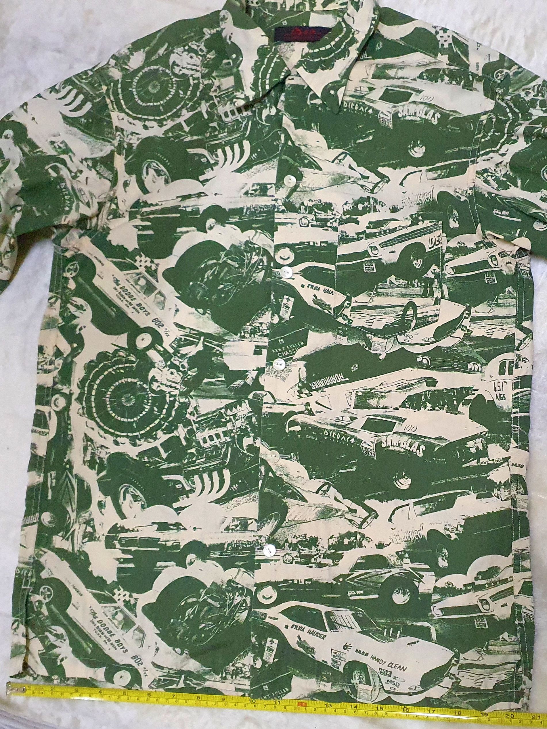 Hysteric Glamour Hysteric Glamour - Vintage race cars all over prints shirt Size US M / EU 48-50 / 2 - 18 Thumbnail