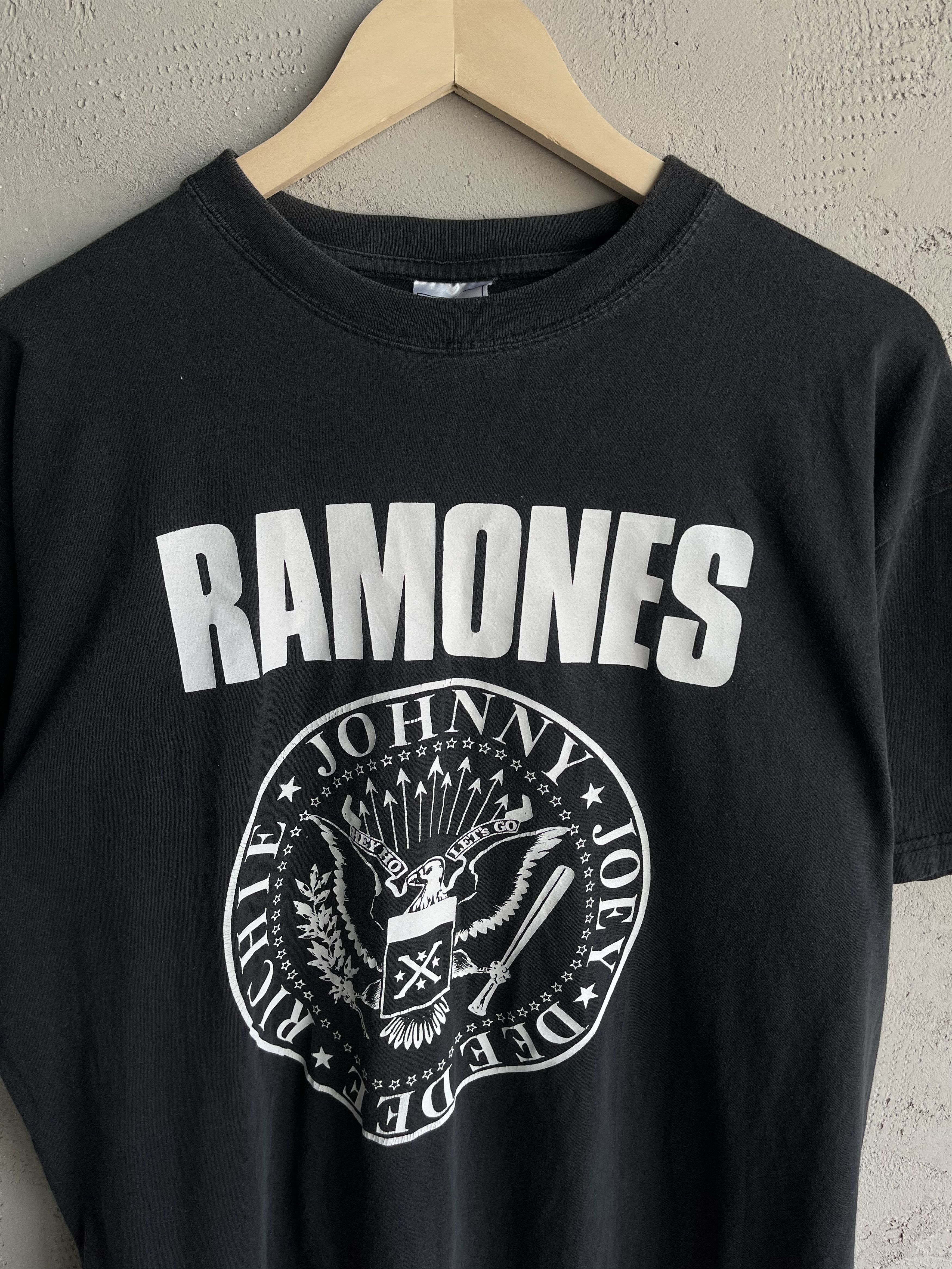 Band Tees × Vintage Vintage 90s Ramones Rock Band Graphic Print Black T Shirt Size US XL / EU 56 / 4 - 2 Thumbnail