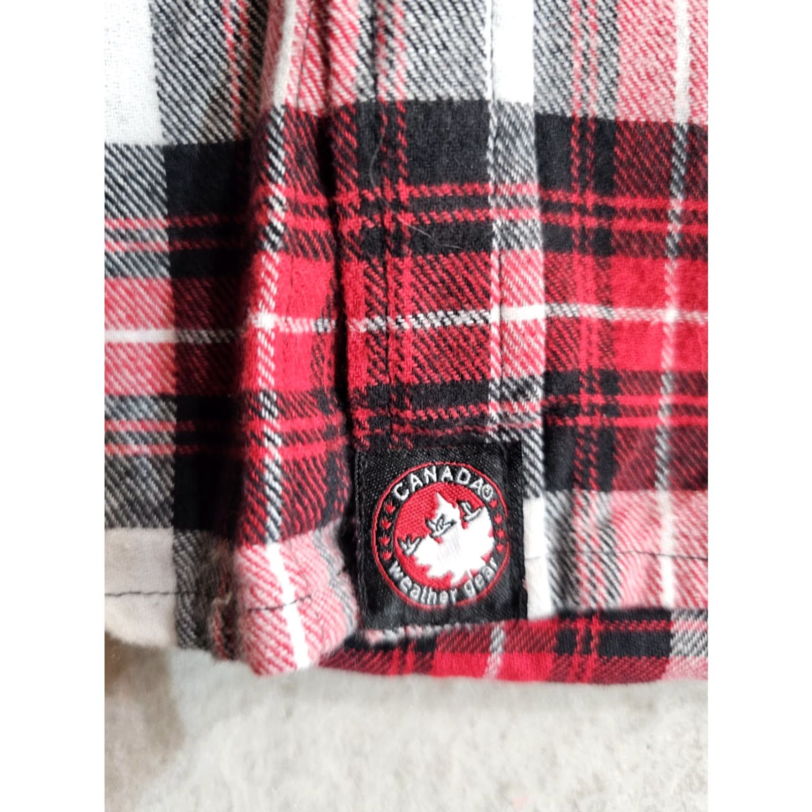 Vintage Canada Weather Gear Shirt Womens Sz Small Red/Blk Long Sleeve Button-Up Plaid Flannel 100% Cotton Casual Size S / US 4 / IT 40 - 6 Thumbnail